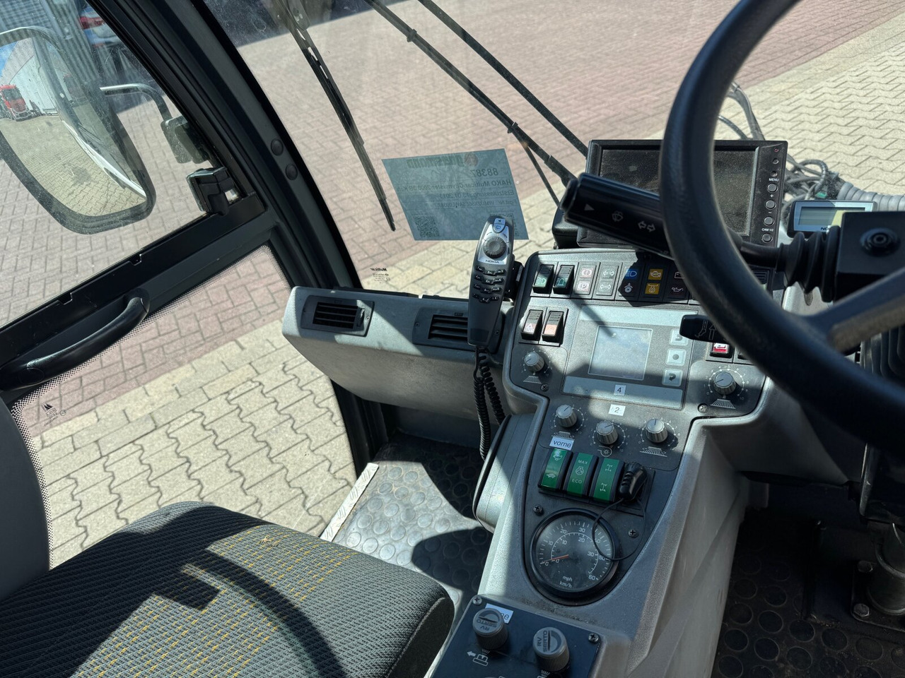 Hako Multicar Citymaster 2000 3B Kehrmaschine 4x2 Multicar Citymaster 2000 3B Kehrmaschine 4x2 - Kuorma-auto: kuva Hako Multicar Citymaster 2000 3B Kehrmaschine 4x2 Multicar Citymaster 2000 3B Kehrmaschine 4x2 - Kuorma-auto Hako Multicar Citymaster 2000 3B Kehrmaschine 4x2 Multicar Citymaster 2000 3B Kehrmaschine 4x2 - Kuorma-auto: kuva Hako Multicar Citymaster 2000 3B Kehrmaschine 4x2 Multicar Citymaster 2000 3B Kehrmaschine 4x2 - Kuorma-auto