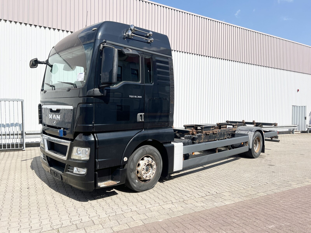 MAN TGA 18.360 4x2 LL TGA 18.360 4x2 LL, Fahrschulausstattung - Kuorma-auto: kuva MAN TGA 18.360 4x2 LL TGA 18.360 4x2 LL, Fahrschulausstattung - Kuorma-auto MAN TGA 18.360 4x2 LL TGA 18.360 4x2 LL, Fahrschulausstattung - Kuorma-auto: kuva MAN TGA 18.360 4x2 LL TGA 18.360 4x2 LL, Fahrschulausstattung - Kuorma-auto