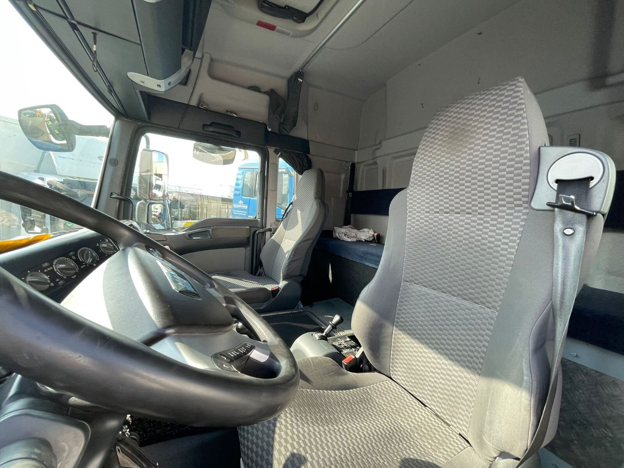 MAN TGM 18.330 4X2 LL TGM 18.330 4X2 LL, Fahrschulausstattung - Kuorma-auto: kuva MAN TGM 18.330 4X2 LL TGM 18.330 4X2 LL, Fahrschulausstattung - Kuorma-auto MAN TGM 18.330 4X2 LL TGM 18.330 4X2 LL, Fahrschulausstattung - Kuorma-auto: kuva MAN TGM 18.330 4X2 LL TGM 18.330 4X2 LL, Fahrschulausstattung - Kuorma-auto