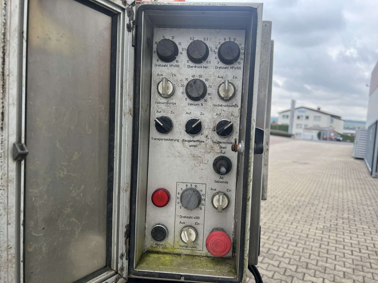 Mercedes-Benz Actros 2541 L 6x2 Actros 2541 L 6x2, Lenkachse, Küller Saug- und Spülwagen ca. 14m³ - Kuorma-auto: kuva Mercedes-Benz Actros 2541 L 6x2 Actros 2541 L 6x2, Lenkachse, Küller Saug- und Spülwagen ca. 14m³ - Kuorma-auto Mercedes-Benz Actros 2541 L 6x2 Actros 2541 L 6x2, Lenkachse, Küller Saug- und Spülwagen ca. 14m³ - Kuorma-auto: kuva Mercedes-Benz Actros 2541 L 6x2 Actros 2541 L 6x2, Lenkachse, Küller Saug- und Spülwagen ca. 14m³ - Kuorma-auto