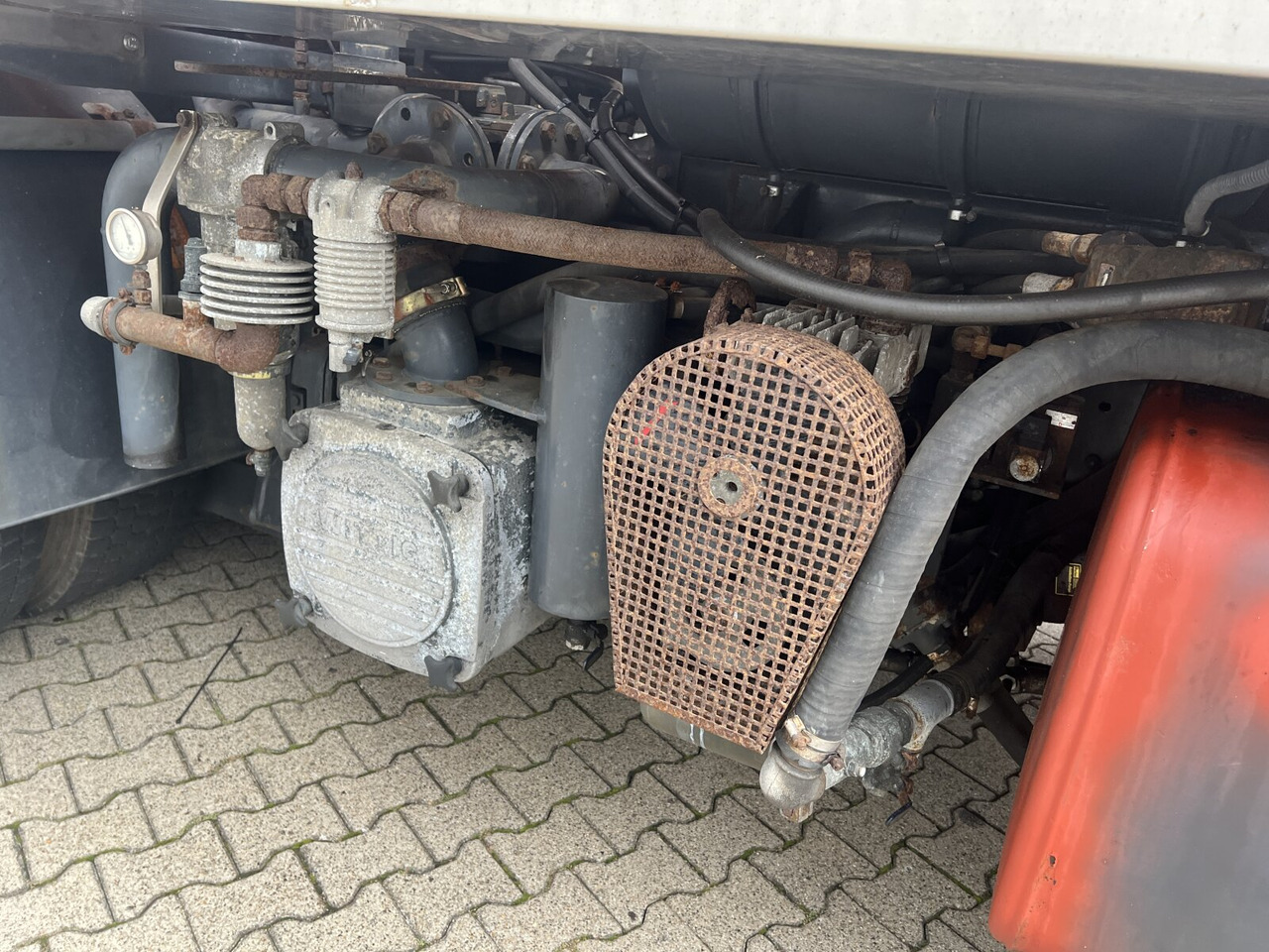 Mercedes-Benz Actros 2541 L 6x2 Actros 2541 L 6x2, Lenkachse, Küller Saug- und Spülwagen ca. 14m³ - Kuorma-auto: kuva Mercedes-Benz Actros 2541 L 6x2 Actros 2541 L 6x2, Lenkachse, Küller Saug- und Spülwagen ca. 14m³ - Kuorma-auto Mercedes-Benz Actros 2541 L 6x2 Actros 2541 L 6x2, Lenkachse, Küller Saug- und Spülwagen ca. 14m³ - Kuorma-auto: kuva Mercedes-Benz Actros 2541 L 6x2 Actros 2541 L 6x2, Lenkachse, Küller Saug- und Spülwagen ca. 14m³ - Kuorma-auto