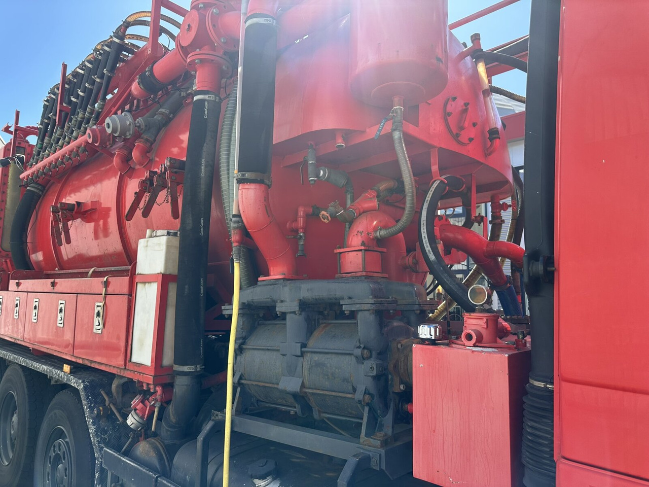 Mercedes-Benz Actros 3246 L 8x2 Actros 3246 L 8x2, Hellmers Saug- und Spülwagen ca. 15m³ - Kuorma-auto: kuva Mercedes-Benz Actros 3246 L 8x2 Actros 3246 L 8x2, Hellmers Saug- und Spülwagen ca. 15m³ - Kuorma-auto Mercedes-Benz Actros 3246 L 8x2 Actros 3246 L 8x2, Hellmers Saug- und Spülwagen ca. 15m³ - Kuorma-auto: kuva Mercedes-Benz Actros 3246 L 8x2 Actros 3246 L 8x2, Hellmers Saug- und Spülwagen ca. 15m³ - Kuorma-auto