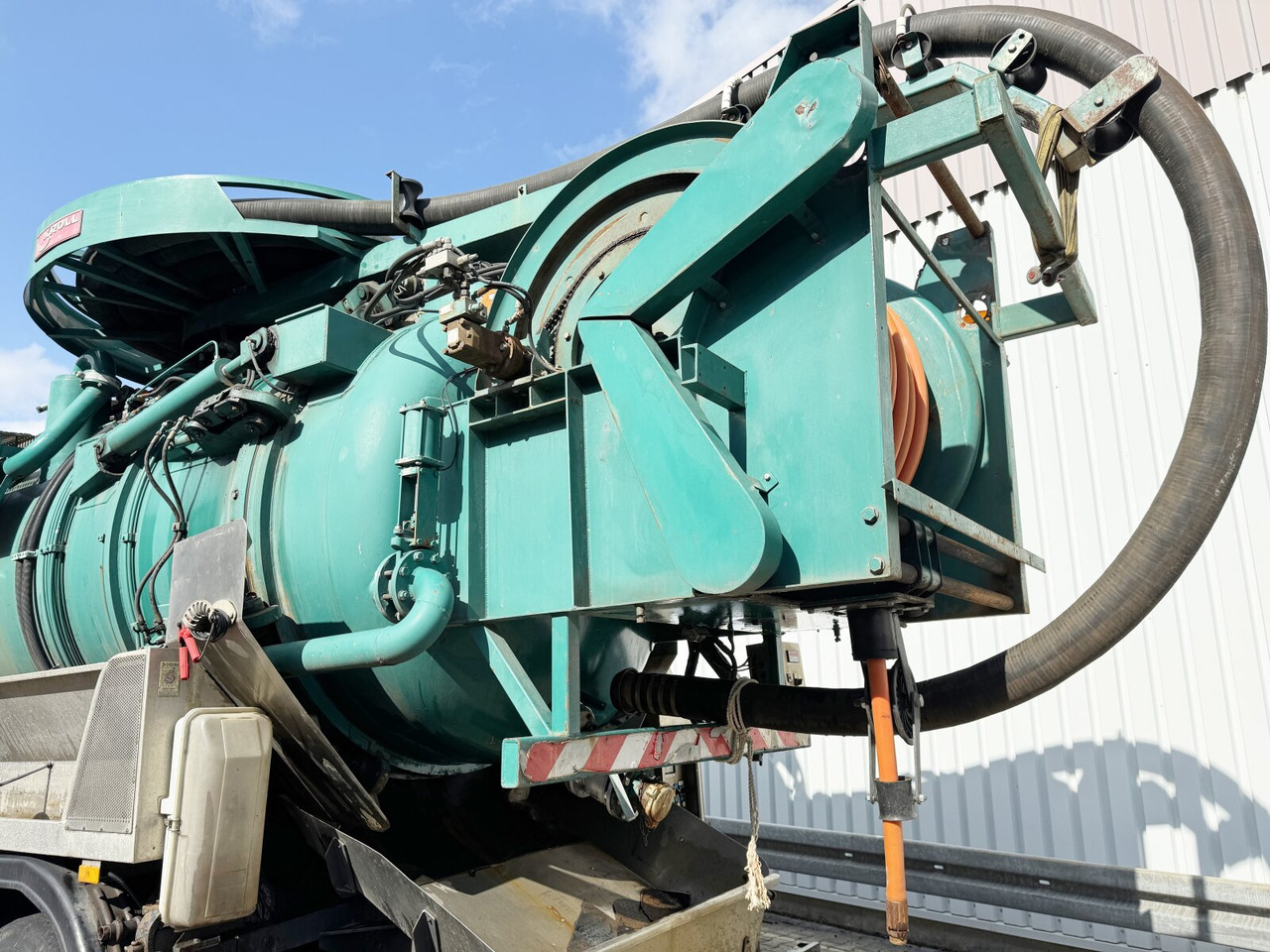 Mercedes-Benz Actros 3348 6x4 Actros 3348 6x4, V8, Kroll Saug-/Spülwagen ca. 14m³, Wasserrückgewinnung, Funk - Kuorma-auto: kuva Mercedes-Benz Actros 3348 6x4 Actros 3348 6x4, V8, Kroll Saug-/Spülwagen ca. 14m³, Wasserrückgewinnung, Funk - Kuorma-auto Mercedes-Benz Actros 3348 6x4 Actros 3348 6x4, V8, Kroll Saug-/Spülwagen ca. 14m³, Wasserrückgewinnung, Funk - Kuorma-auto: kuva Mercedes-Benz Actros 3348 6x4 Actros 3348 6x4, V8, Kroll Saug-/Spülwagen ca. 14m³, Wasserrückgewinnung, Funk - Kuorma-auto