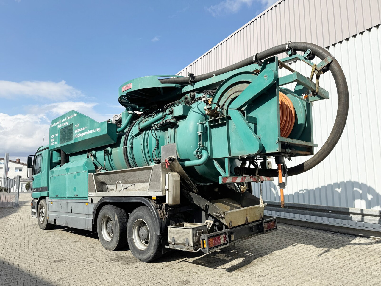 Mercedes-Benz Actros 3348 6x4 Actros 3348 6x4, V8, Kroll Saug-/Spülwagen ca. 14m³, Wasserrückgewinnung, Funk - Kuorma-auto: kuva Mercedes-Benz Actros 3348 6x4 Actros 3348 6x4, V8, Kroll Saug-/Spülwagen ca. 14m³, Wasserrückgewinnung, Funk - Kuorma-auto Mercedes-Benz Actros 3348 6x4 Actros 3348 6x4, V8, Kroll Saug-/Spülwagen ca. 14m³, Wasserrückgewinnung, Funk - Kuorma-auto: kuva Mercedes-Benz Actros 3348 6x4 Actros 3348 6x4, V8, Kroll Saug-/Spülwagen ca. 14m³, Wasserrückgewinnung, Funk - Kuorma-auto