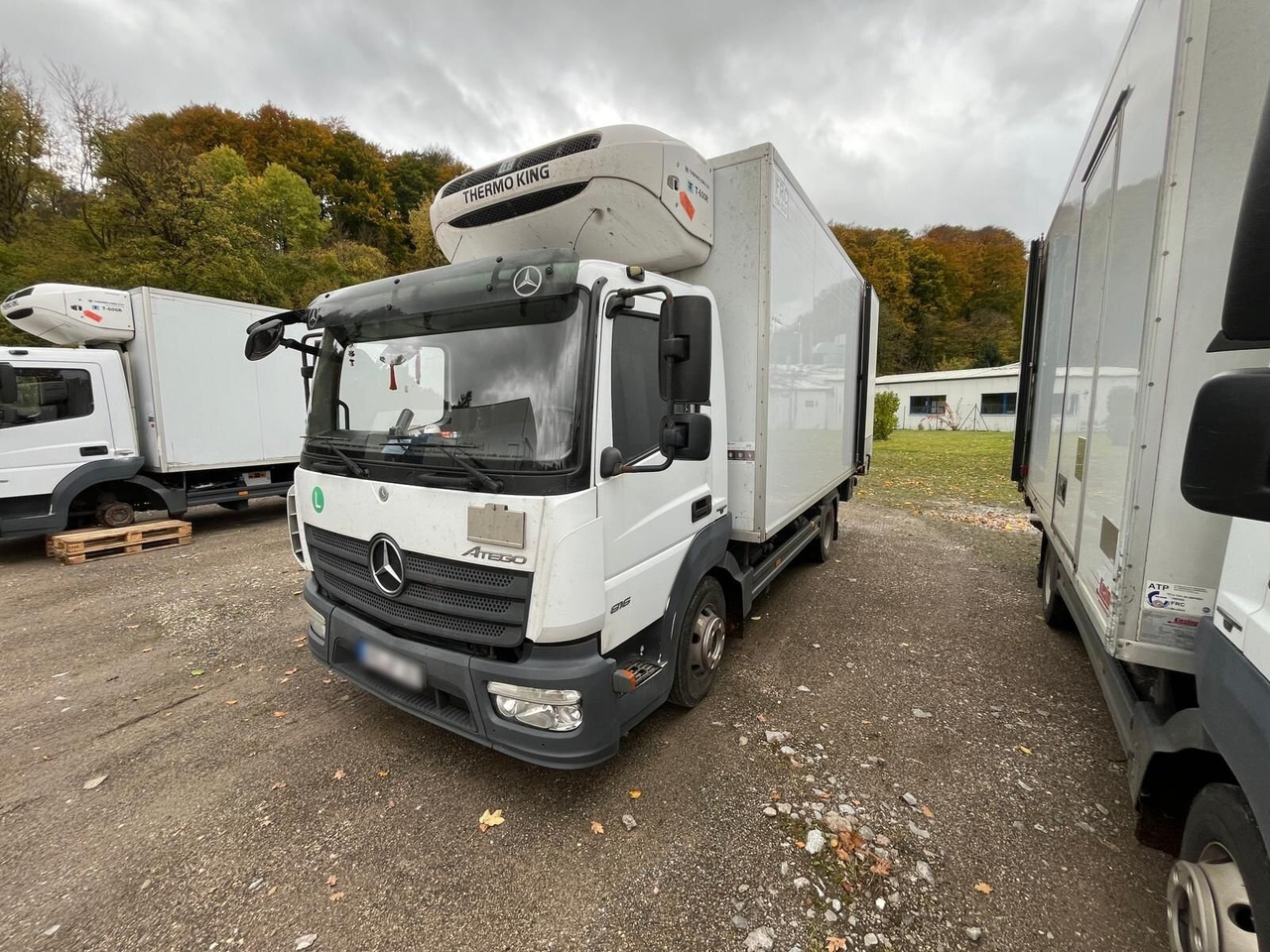 Mercedes-Benz Atego 816 4x2 Atego 816 4x2, Kühlkoffer, Trennwand, ThermoKing, LBW Sörensen - Kuorma-auto: kuva Mercedes-Benz Atego 816 4x2 Atego 816 4x2, Kühlkoffer, Trennwand, ThermoKing, LBW Sörensen - Kuorma-auto Mercedes-Benz Atego 816 4x2 Atego 816 4x2, Kühlkoffer, Trennwand, ThermoKing, LBW Sörensen - Kuorma-auto: kuva Mercedes-Benz Atego 816 4x2 Atego 816 4x2, Kühlkoffer, Trennwand, ThermoKing, LBW Sörensen - Kuorma-auto