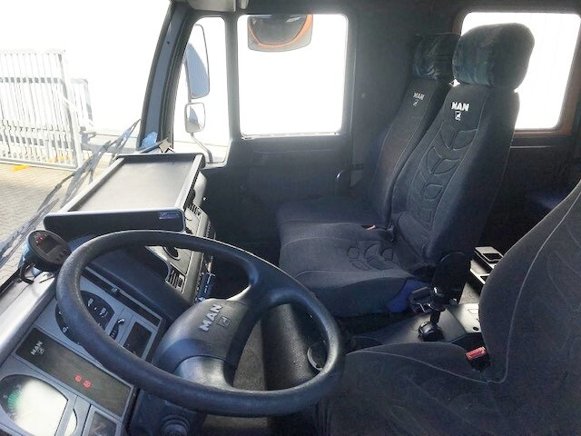 Lava-kuorma-auto MAN LE 8.185 LC Doka 4x2 BB LE 8.185 LC Doka 4x2 BB, 2x AHK: kuva Lava-kuorma-auto MAN LE 8.185 LC Doka 4x2 BB LE 8.185 LC Doka 4x2 BB, 2x AHK