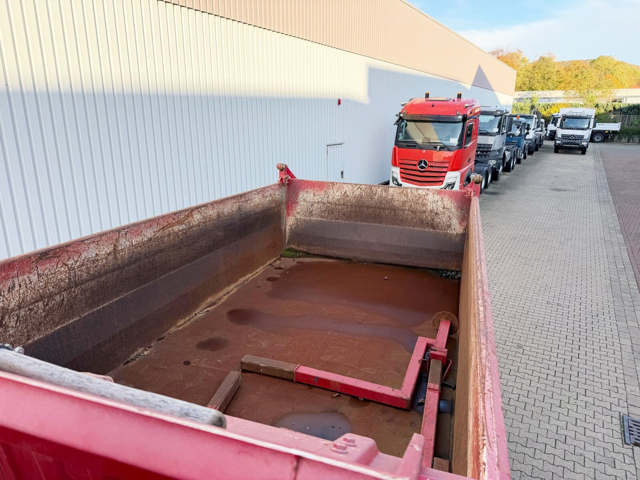 MAN TGA 26.480 6X6H BL TGA 26.480 6X6H BL, HydroDrive, Intarder, Wechselsystem (Sattelplatte) - Kippiauto kuorma-auto: kuva MAN TGA 26.480 6X6H BL TGA 26.480 6X6H BL, HydroDrive, Intarder, Wechselsystem (Sattelplatte) - Kippiauto kuorma-auto MAN TGA 26.480 6X6H BL TGA 26.480 6X6H BL, HydroDrive, Intarder, Wechselsystem (Sattelplatte) - Kippiauto kuorma-auto: kuva MAN TGA 26.480 6X6H BL TGA 26.480 6X6H BL, HydroDrive, Intarder, Wechselsystem (Sattelplatte) - Kippiauto kuorma-auto