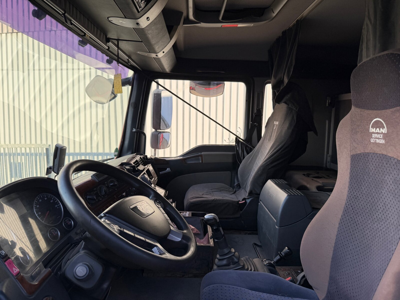 MAN TGA 26.480 6X6H BL TGA 26.480 6X6H BL, HydroDrive, Intarder, Wechselsystem (Sattelplatte) - Kippiauto kuorma-auto: kuva MAN TGA 26.480 6X6H BL TGA 26.480 6X6H BL, HydroDrive, Intarder, Wechselsystem (Sattelplatte) - Kippiauto kuorma-auto MAN TGA 26.480 6X6H BL TGA 26.480 6X6H BL, HydroDrive, Intarder, Wechselsystem (Sattelplatte) - Kippiauto kuorma-auto: kuva MAN TGA 26.480 6X6H BL TGA 26.480 6X6H BL, HydroDrive, Intarder, Wechselsystem (Sattelplatte) - Kippiauto kuorma-auto