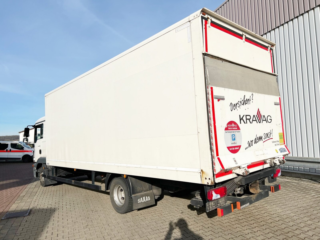 Umpikori kuorma-auto MAN TGL 12.220 4X2 BL TGL 12.220 4X2 BL mit Dhollandia LBW: kuva Umpikori kuorma-auto MAN TGL 12.220 4X2 BL TGL 12.220 4X2 BL mit Dhollandia LBW