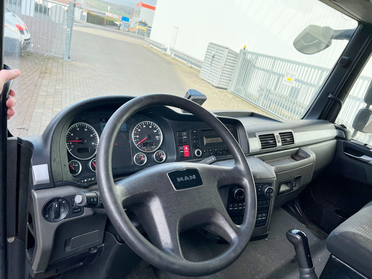 MAN TGL 12.250/340 4X2 BL TGL 12.250/340 4X2 BL mit Dhollandia LBW, 42 cbm - Umpikori kuorma-auto: kuva MAN TGL 12.250/340 4X2 BL TGL 12.250/340 4X2 BL mit Dhollandia LBW, 42 cbm - Umpikori kuorma-auto MAN TGL 12.250/340 4X2 BL TGL 12.250/340 4X2 BL mit Dhollandia LBW, 42 cbm - Umpikori kuorma-auto: kuva MAN TGL 12.250/340 4X2 BL TGL 12.250/340 4X2 BL mit Dhollandia LBW, 42 cbm - Umpikori kuorma-auto
