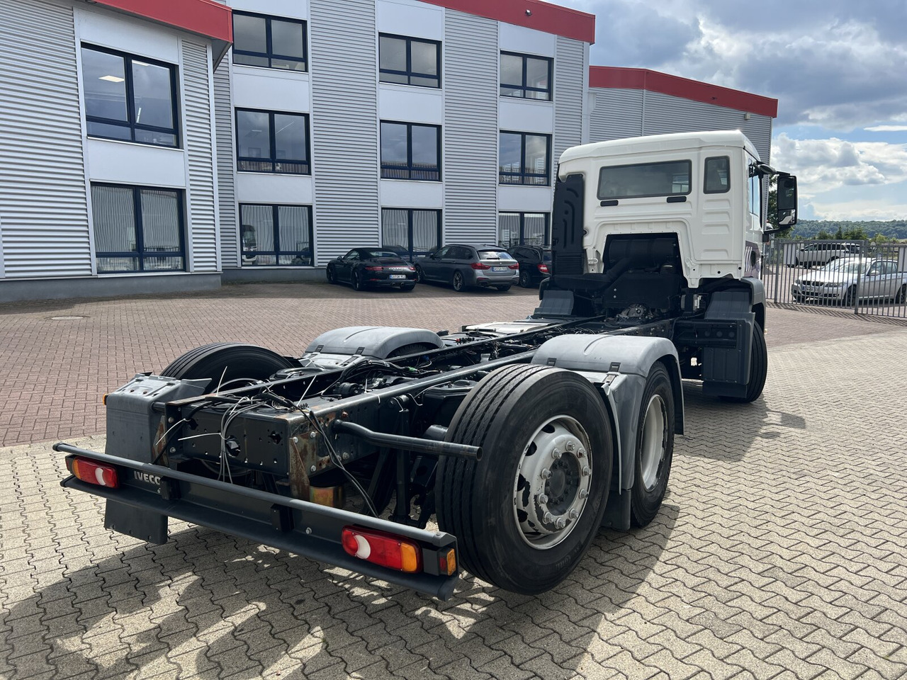 Kuorma-auto alusta MAN TGS 26.320 6X2-4 BL TGS 26.320 6X2-4 BL, Lenk-/Liftachse, Rechtslenker, Export Only!: kuva Kuorma-auto alusta MAN TGS 26.320 6X2-4 BL TGS 26.320 6X2-4 BL, Lenk-/Liftachse, Rechtslenker, Export Only!