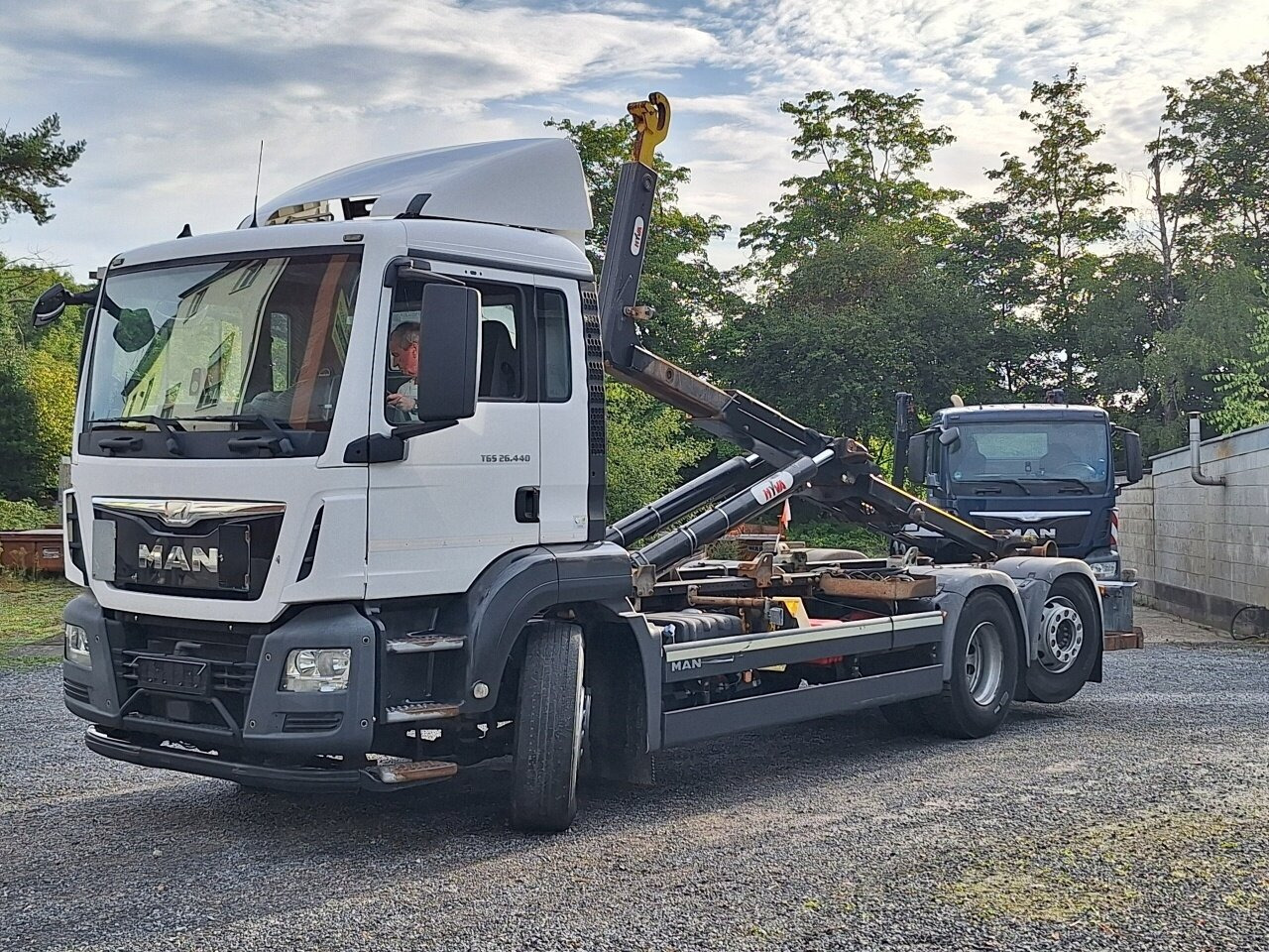 MAN TGS 26.440 6x2-4 BL TGS 26.440 6x2-4 BL, Intarder, Lenk-/Liftachse - Koukkulava kuorma-auto: kuva MAN TGS 26.440 6x2-4 BL TGS 26.440 6x2-4 BL, Intarder, Lenk-/Liftachse - Koukkulava kuorma-auto MAN TGS 26.440 6x2-4 BL TGS 26.440 6x2-4 BL, Intarder, Lenk-/Liftachse - Koukkulava kuorma-auto: kuva MAN TGS 26.440 6x2-4 BL TGS 26.440 6x2-4 BL, Intarder, Lenk-/Liftachse - Koukkulava kuorma-auto