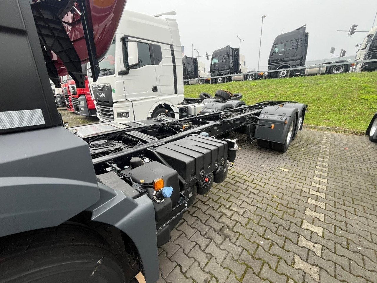 MAN TGS 26.440 6x2-4 LL CH TGS 26.440 6x2-4 LL CH, Lenk-/Liftachse, Navi, LED - Kuorma-auto alusta: kuva MAN TGS 26.440 6x2-4 LL CH TGS 26.440 6x2-4 LL CH, Lenk-/Liftachse, Navi, LED - Kuorma-auto alusta MAN TGS 26.440 6x2-4 LL CH TGS 26.440 6x2-4 LL CH, Lenk-/Liftachse, Navi, LED - Kuorma-auto alusta: kuva MAN TGS 26.440 6x2-4 LL CH TGS 26.440 6x2-4 LL CH, Lenk-/Liftachse, Navi, LED - Kuorma-auto alusta