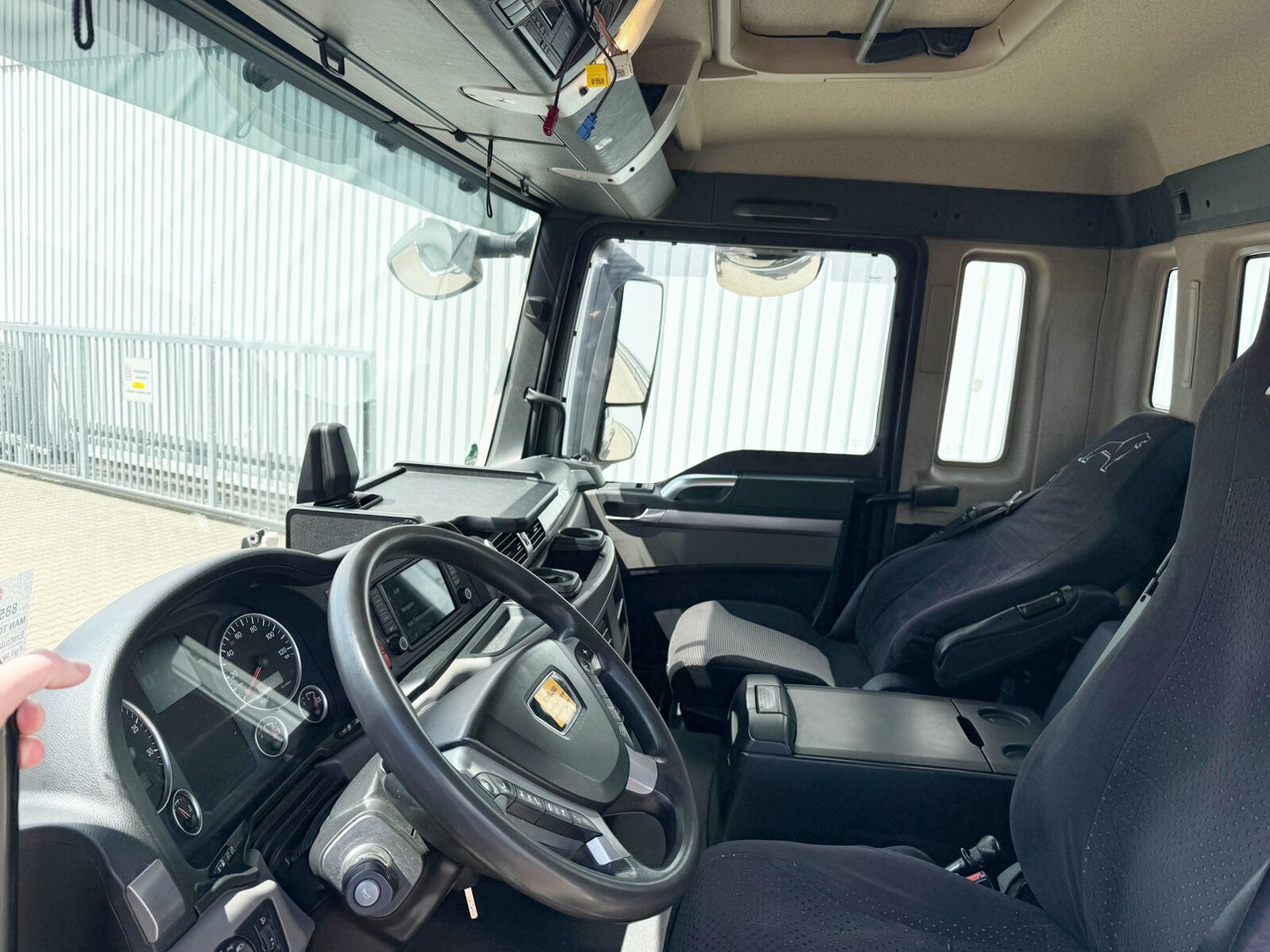 MAN TGS 26.460 6x2-4 BL TGS 26.460 6x2-4 BL, Lenk-/Liftachse, Motorabtrieb - Koukkulava kuorma-auto: kuva MAN TGS 26.460 6x2-4 BL TGS 26.460 6x2-4 BL, Lenk-/Liftachse, Motorabtrieb - Koukkulava kuorma-auto MAN TGS 26.460 6x2-4 BL TGS 26.460 6x2-4 BL, Lenk-/Liftachse, Motorabtrieb - Koukkulava kuorma-auto: kuva MAN TGS 26.460 6x2-4 BL TGS 26.460 6x2-4 BL, Lenk-/Liftachse, Motorabtrieb - Koukkulava kuorma-auto