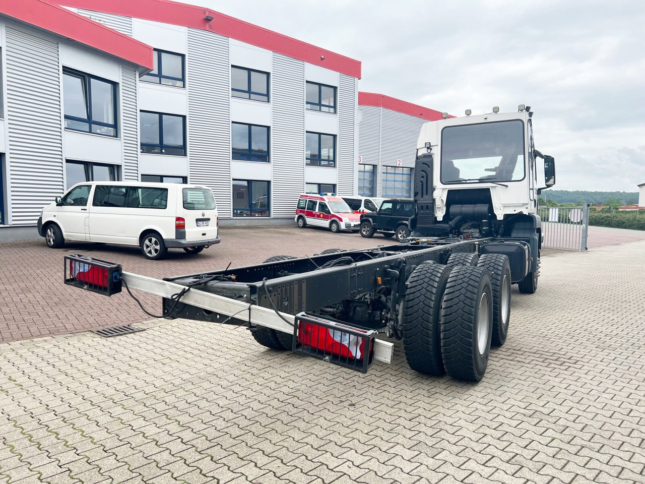 Uusi Kuorma-auto alusta MAN TGS 33.360 6x4 BB TGS 33.360 6x4 BB, Häckslerkabine, NMV Nebenantrieb: kuva Uusi Kuorma-auto alusta MAN TGS 33.360 6x4 BB TGS 33.360 6x4 BB, Häckslerkabine, NMV Nebenantrieb