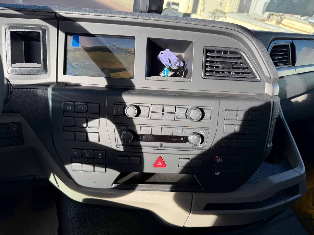 MAN TGS 33.480 6x4 BL CH TGS 33.480 6x4 BL CH - Koukkulava kuorma-auto: kuva MAN TGS 33.480 6x4 BL CH TGS 33.480 6x4 BL CH - Koukkulava kuorma-auto MAN TGS 33.480 6x4 BL CH TGS 33.480 6x4 BL CH - Koukkulava kuorma-auto: kuva MAN TGS 33.480 6x4 BL CH TGS 33.480 6x4 BL CH - Koukkulava kuorma-auto