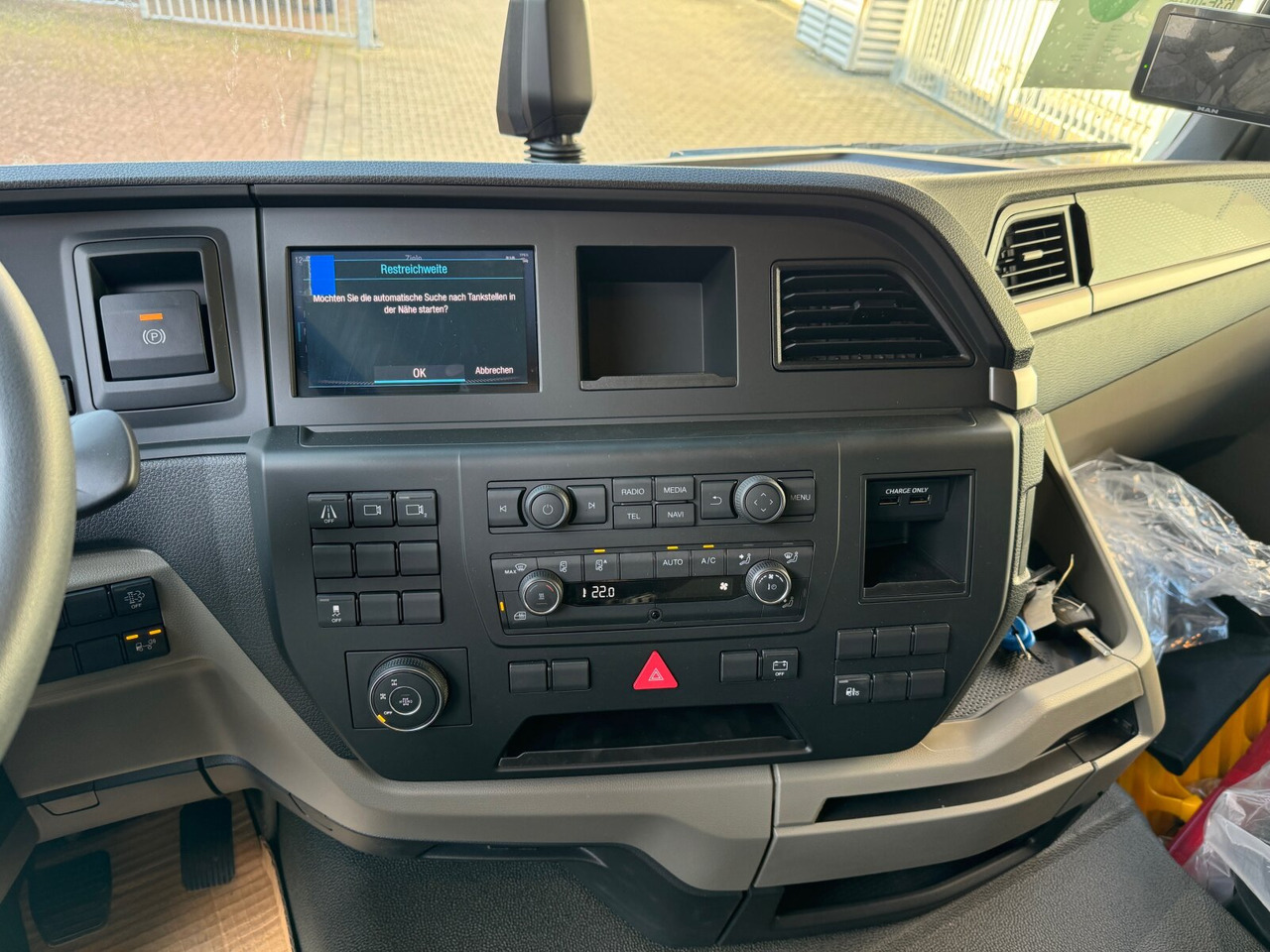 MAN TGS 35.480 8x6H BL CH TGS 35.480 8x6H BL CH, HydroDrive, Navi, Nebenantrieb - Koukkulava kuorma-auto: kuva MAN TGS 35.480 8x6H BL CH TGS 35.480 8x6H BL CH, HydroDrive, Navi, Nebenantrieb - Koukkulava kuorma-auto MAN TGS 35.480 8x6H BL CH TGS 35.480 8x6H BL CH, HydroDrive, Navi, Nebenantrieb - Koukkulava kuorma-auto: kuva MAN TGS 35.480 8x6H BL CH TGS 35.480 8x6H BL CH, HydroDrive, Navi, Nebenantrieb - Koukkulava kuorma-auto