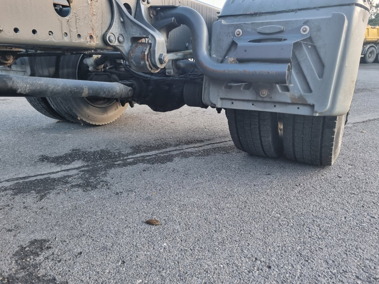 Konttialus/ Vaihtokuormatilat kuorma-auto Mercedes-Benz - 1215 4x2: kuva Konttialus/ Vaihtokuormatilat kuorma-auto Mercedes-Benz - 1215 4x2