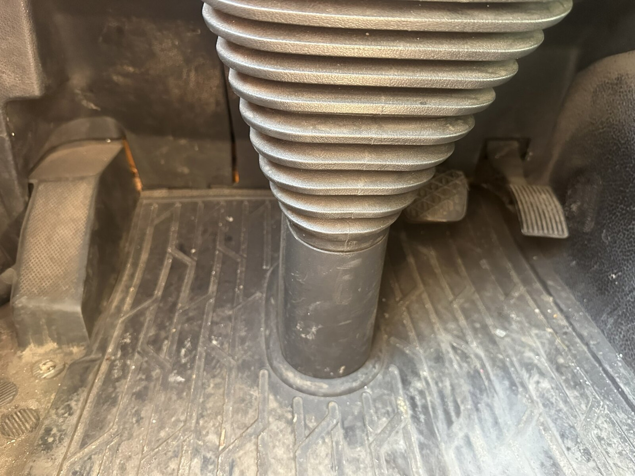 Mercedes-Benz Actros 2532 L 6x2 Actros 2532/41 L 6x2, EEV, Lenkachse - Kuorma-auto alusta: kuva Mercedes-Benz Actros 2532 L 6x2 Actros 2532/41 L 6x2, EEV, Lenkachse - Kuorma-auto alusta Mercedes-Benz Actros 2532 L 6x2 Actros 2532/41 L 6x2, EEV, Lenkachse - Kuorma-auto alusta: kuva Mercedes-Benz Actros 2532 L 6x2 Actros 2532/41 L 6x2, EEV, Lenkachse - Kuorma-auto alusta