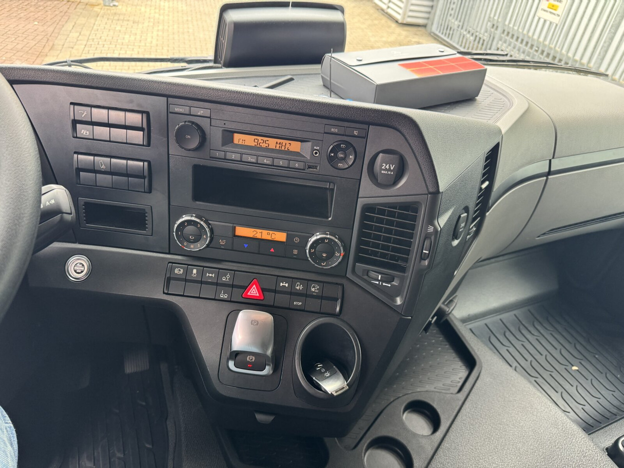 Uusi Koukkulava kuorma-auto Mercedes-Benz Actros 2548 L 6x2 Actros 2548 L 6x2, Retarder, Lenk-/Liftachse: kuva Uusi Koukkulava kuorma-auto Mercedes-Benz Actros 2548 L 6x2 Actros 2548 L 6x2, Retarder, Lenk-/Liftachse