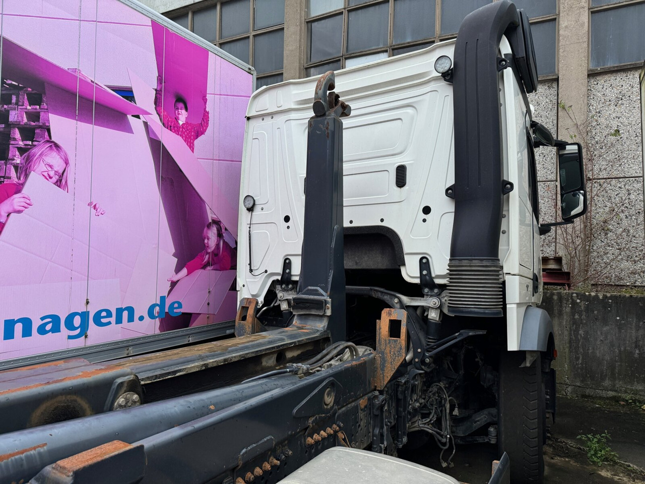 Koukkulava kuorma-auto Mercedes-Benz Actros 2548 L 6x2, ERSATZTEILSPENDER! Actros 2548 L 6x2/46, Retarder, Lenk-/Liftachse, ERSATZTEILSPENDER!: kuva Koukkulava kuorma-auto Mercedes-Benz Actros 2548 L 6x2, ERSATZTEILSPENDER! Actros 2548 L 6x2/46, Retarder, Lenk-/Liftachse, ERSATZTEILSPENDER!