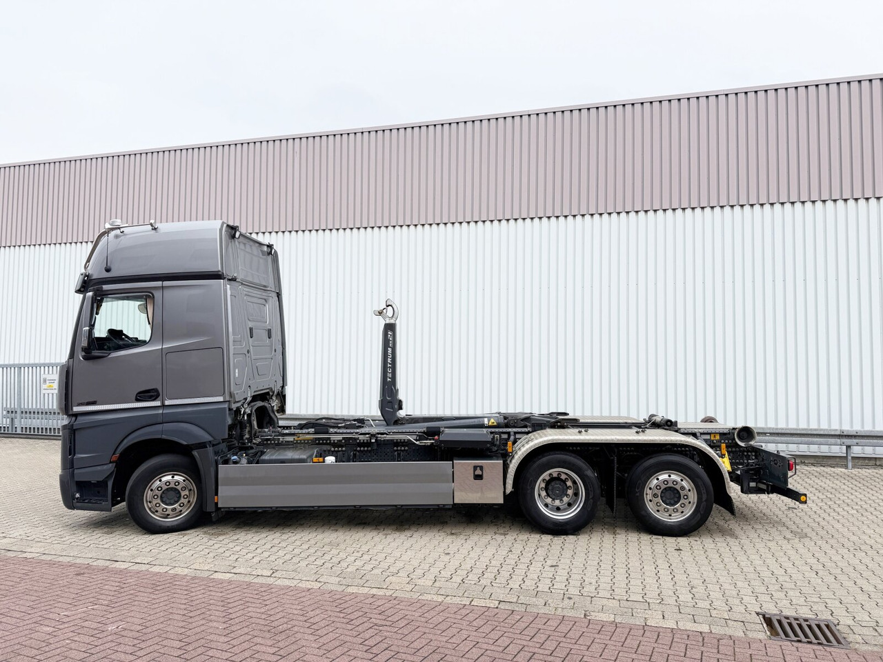 Mercedes-Benz Actros 2552 L 6x2 Actros 2552 L 6x2, Lenk/Lift, Retarder, GigaSpace, LED, Motorabtrieb, Meiller Tectrum, Funk - Koukkulava kuorma-auto: kuva Mercedes-Benz Actros 2552 L 6x2 Actros 2552 L 6x2, Lenk/Lift, Retarder, GigaSpace, LED, Motorabtrieb, Meiller Tectrum, Funk - Koukkulava kuorma-auto Mercedes-Benz Actros 2552 L 6x2 Actros 2552 L 6x2, Lenk/Lift, Retarder, GigaSpace, LED, Motorabtrieb, Meiller Tectrum, Funk - Koukkulava kuorma-auto: kuva Mercedes-Benz Actros 2552 L 6x2 Actros 2552 L 6x2, Lenk/Lift, Retarder, GigaSpace, LED, Motorabtrieb, Meiller Tectrum, Funk - Koukkulava kuorma-auto
