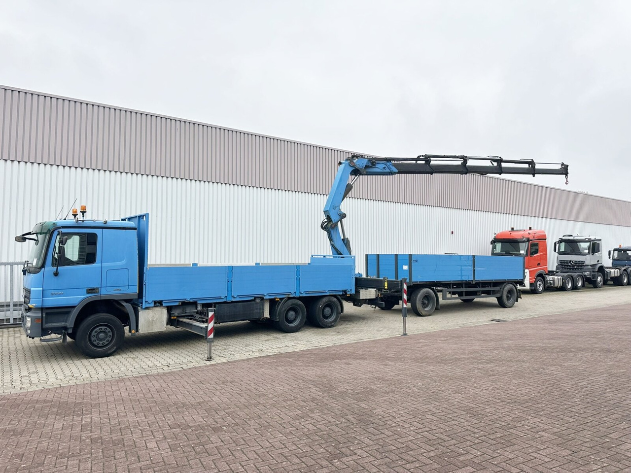 Mercedes-Benz Actros 2741 L 6x4 Actros 2741 L 6x4, Twist-Lock ausz. auf 3m, Heckkran Palfinger PK 42502-D, Funk - Lava-kuorma-auto, Nosturiauto: kuva Mercedes-Benz Actros 2741 L 6x4 Actros 2741 L 6x4, Twist-Lock ausz. auf 3m, Heckkran Palfinger PK 42502-D, Funk - Lava-kuorma-auto, Nosturiauto Mercedes-Benz Actros 2741 L 6x4 Actros 2741 L 6x4, Twist-Lock ausz. auf 3m, Heckkran Palfinger PK 42502-D, Funk - Lava-kuorma-auto, Nosturiauto: kuva Mercedes-Benz Actros 2741 L 6x4 Actros 2741 L 6x4, Twist-Lock ausz. auf 3m, Heckkran Palfinger PK 42502-D, Funk - Lava-kuorma-auto, Nosturiauto