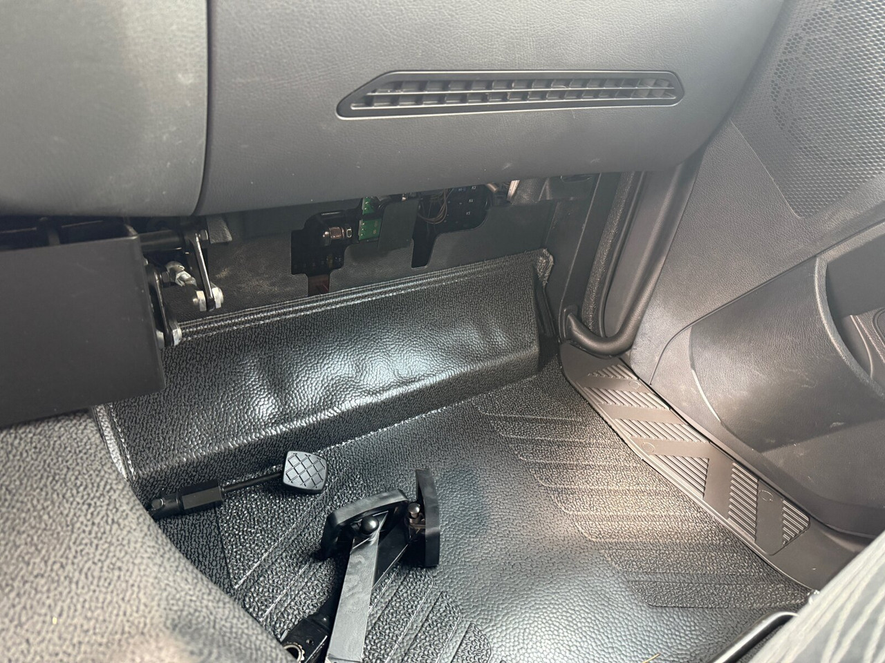 Mercedes-Benz Arocs 1827 A 4x4 Arocs 1827 A 4x4, Ex-! - Lava-kuorma-auto: kuva Mercedes-Benz Arocs 1827 A 4x4 Arocs 1827 A 4x4, Ex-! - Lava-kuorma-auto Mercedes-Benz Arocs 1827 A 4x4 Arocs 1827 A 4x4, Ex-! - Lava-kuorma-auto: kuva Mercedes-Benz Arocs 1827 A 4x4 Arocs 1827 A 4x4, Ex-! - Lava-kuorma-auto