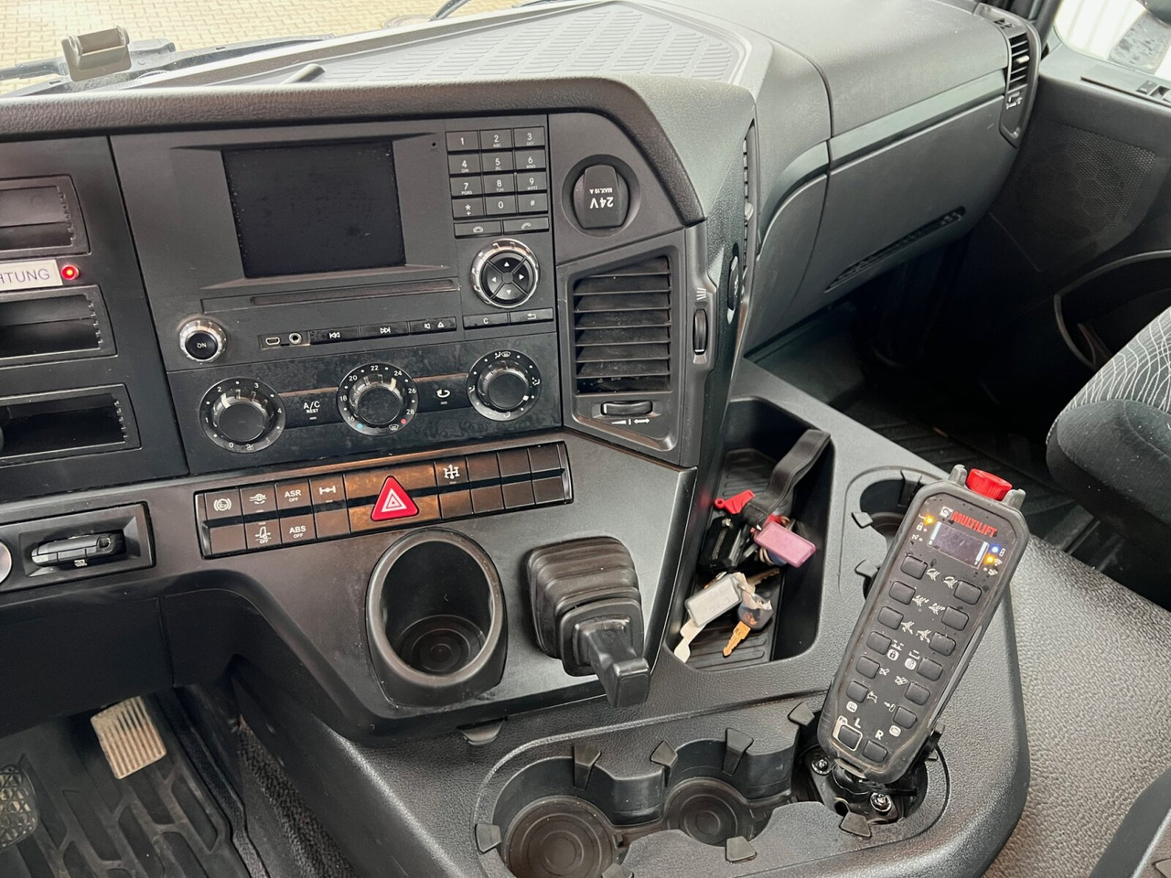 Mercedes-Benz Arocs 1830 K 4x2 Arocs 1830 K 4x2, Funk - Nostovarsi-vaihtolavakuorma kuorma-auto: kuva Mercedes-Benz Arocs 1830 K 4x2 Arocs 1830 K 4x2, Funk - Nostovarsi-vaihtolavakuorma kuorma-auto Mercedes-Benz Arocs 1830 K 4x2 Arocs 1830 K 4x2, Funk - Nostovarsi-vaihtolavakuorma kuorma-auto: kuva Mercedes-Benz Arocs 1830 K 4x2 Arocs 1830 K 4x2, Funk - Nostovarsi-vaihtolavakuorma kuorma-auto