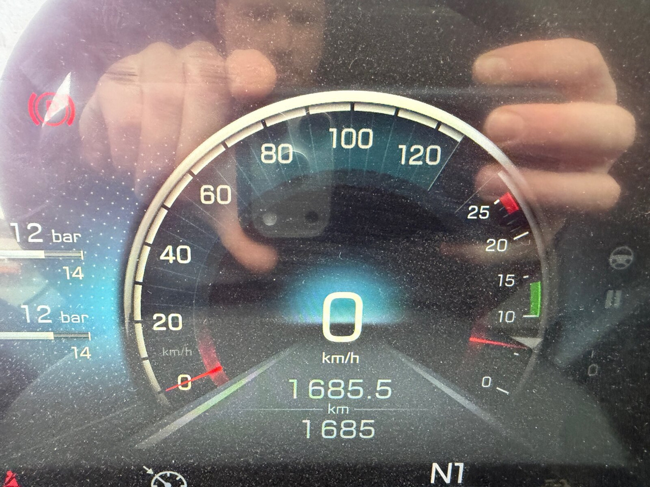 Mercedes-Benz Arocs 1840 K 4x2 Arocs 1840 K 4x2, MultimediaCockpit, 2x Nebenantrieb, NMV & Motorabtrieb - Koukkulava kuorma-auto: kuva Mercedes-Benz Arocs 1840 K 4x2 Arocs 1840 K 4x2, MultimediaCockpit, 2x Nebenantrieb, NMV & Motorabtrieb - Koukkulava kuorma-auto Mercedes-Benz Arocs 1840 K 4x2 Arocs 1840 K 4x2, MultimediaCockpit, 2x Nebenantrieb, NMV & Motorabtrieb - Koukkulava kuorma-auto: kuva Mercedes-Benz Arocs 1840 K 4x2 Arocs 1840 K 4x2, MultimediaCockpit, 2x Nebenantrieb, NMV & Motorabtrieb - Koukkulava kuorma-auto