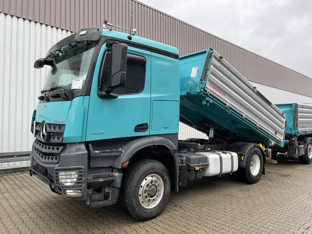 Mercedes-Benz Arocs 1846 LK 4x4 HAD Arocs 1846 LK 4x4 HAD, HydroDrive, Retarder, Alu-Bordwände, ca. 10m³ - Kippiauto kuorma-auto: kuva Mercedes-Benz Arocs 1846 LK 4x4 HAD Arocs 1846 LK 4x4 HAD, HydroDrive, Retarder, Alu-Bordwände, ca. 10m³ - Kippiauto kuorma-auto Mercedes-Benz Arocs 1846 LK 4x4 HAD Arocs 1846 LK 4x4 HAD, HydroDrive, Retarder, Alu-Bordwände, ca. 10m³ - Kippiauto kuorma-auto: kuva Mercedes-Benz Arocs 1846 LK 4x4 HAD Arocs 1846 LK 4x4 HAD, HydroDrive, Retarder, Alu-Bordwände, ca. 10m³ - Kippiauto kuorma-auto