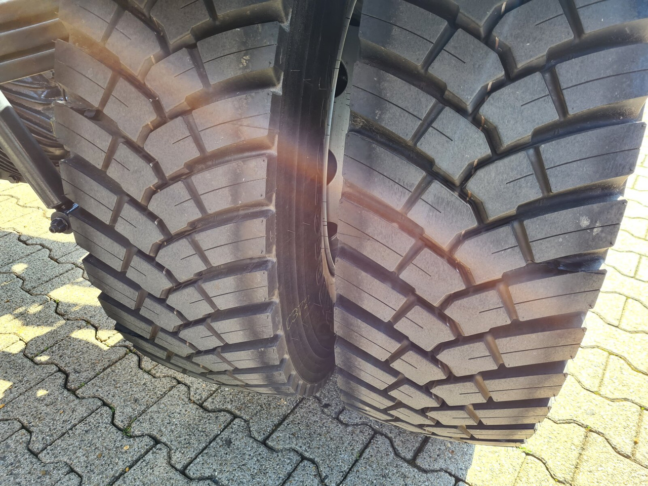 Mercedes-Benz Arocs 2033 A 4x4 Arocs 2033 A 4x4, Grounder, Motorabtrieb - Kuorma-auto alusta: kuva Mercedes-Benz Arocs 2033 A 4x4 Arocs 2033 A 4x4, Grounder, Motorabtrieb - Kuorma-auto alusta Mercedes-Benz Arocs 2033 A 4x4 Arocs 2033 A 4x4, Grounder, Motorabtrieb - Kuorma-auto alusta: kuva Mercedes-Benz Arocs 2033 A 4x4 Arocs 2033 A 4x4, Grounder, Motorabtrieb - Kuorma-auto alusta