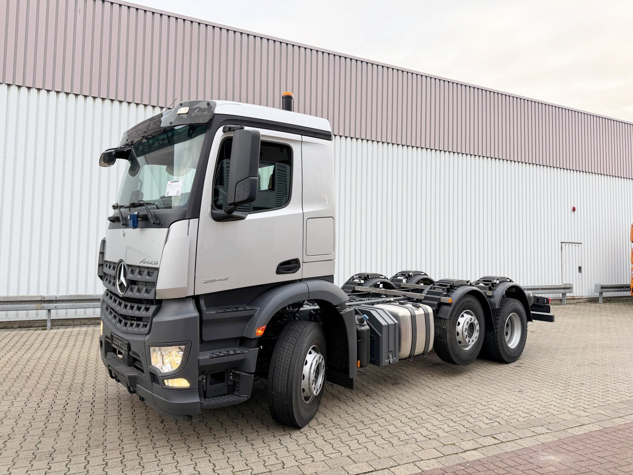 Mercedes-Benz Arocs 2542 L 6x2/4 Arocs 2542 L 6x2/4, Vorlauflenk-/liftachse, Navi, MultimediaCockpit - Kuorma-auto alusta: kuva Mercedes-Benz Arocs 2542 L 6x2/4 Arocs 2542 L 6x2/4, Vorlauflenk-/liftachse, Navi, MultimediaCockpit - Kuorma-auto alusta Mercedes-Benz Arocs 2542 L 6x2/4 Arocs 2542 L 6x2/4, Vorlauflenk-/liftachse, Navi, MultimediaCockpit - Kuorma-auto alusta: kuva Mercedes-Benz Arocs 2542 L 6x2/4 Arocs 2542 L 6x2/4, Vorlauflenk-/liftachse, Navi, MultimediaCockpit - Kuorma-auto alusta