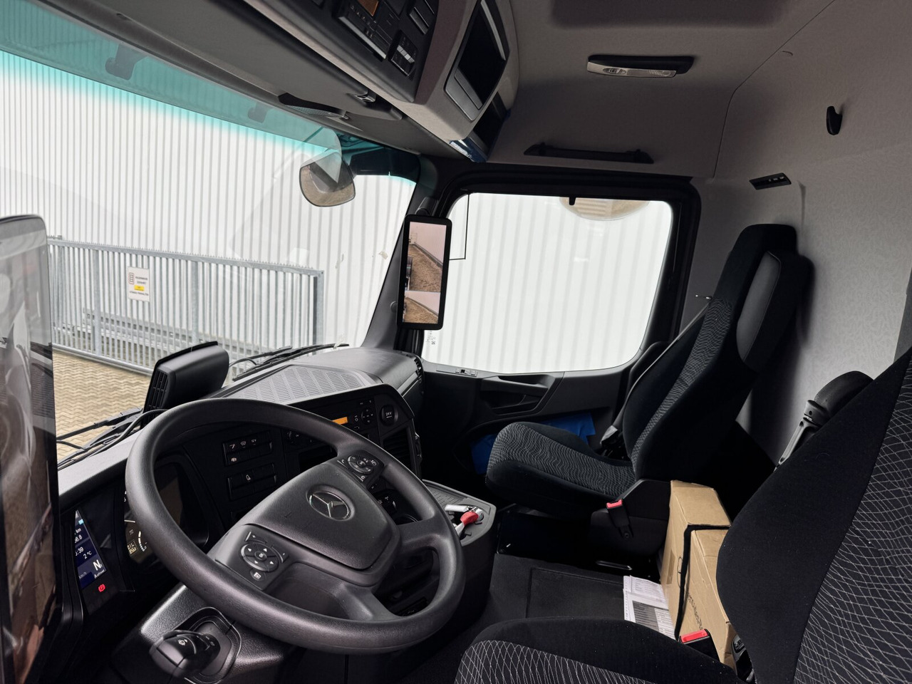 Mercedes-Benz Arocs 2651 L 6x6 Arocs 2651 L 6x6, HydroDrive, MirrorCam, Massage-Sitz, Motorabtrieb - Kuorma-auto alusta: kuva Mercedes-Benz Arocs 2651 L 6x6 Arocs 2651 L 6x6, HydroDrive, MirrorCam, Massage-Sitz, Motorabtrieb - Kuorma-auto alusta Mercedes-Benz Arocs 2651 L 6x6 Arocs 2651 L 6x6, HydroDrive, MirrorCam, Massage-Sitz, Motorabtrieb - Kuorma-auto alusta: kuva Mercedes-Benz Arocs 2651 L 6x6 Arocs 2651 L 6x6, HydroDrive, MirrorCam, Massage-Sitz, Motorabtrieb - Kuorma-auto alusta