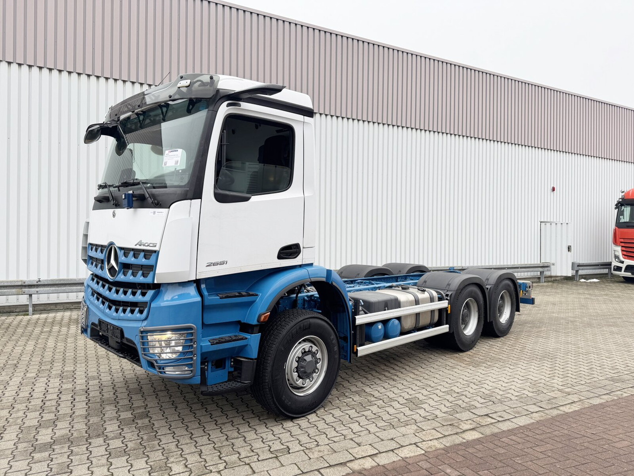 Mercedes-Benz Arocs 2651 L 6x6 Arocs 2651 L 6x6, HydroDrive, MirrorCam, Massage-Sitz, Motorabtrieb - Kuorma-auto alusta: kuva Mercedes-Benz Arocs 2651 L 6x6 Arocs 2651 L 6x6, HydroDrive, MirrorCam, Massage-Sitz, Motorabtrieb - Kuorma-auto alusta Mercedes-Benz Arocs 2651 L 6x6 Arocs 2651 L 6x6, HydroDrive, MirrorCam, Massage-Sitz, Motorabtrieb - Kuorma-auto alusta: kuva Mercedes-Benz Arocs 2651 L 6x6 Arocs 2651 L 6x6, HydroDrive, MirrorCam, Massage-Sitz, Motorabtrieb - Kuorma-auto alusta