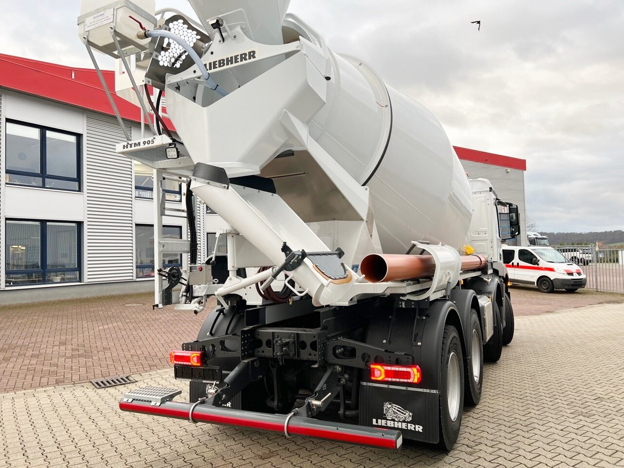 Leasing Mercedes-Benz Arocs 3240 B 8x4/4 Arocs 3240 B 8x4/4, Liebherr HTM 905 Mischer ca. 9m³, Multimedia Cockpit, Navi Mercedes-Benz Arocs 3240 B 8x4/4 Arocs 3240 B 8x4/4, Liebherr HTM 905 Mischer ca. 9m³, Multimedia Cockpit, Navi: kuva Leasing Mercedes-Benz Arocs 3240 B 8x4/4 Arocs 3240 B 8x4/4, Liebherr HTM 905 Mischer ca. 9m³, Multimedia Cockpit, Navi Mercedes-Benz Arocs 3240 B 8x4/4 Arocs 3240 B 8x4/4, Liebherr HTM 905 Mischer ca. 9m³, Multimedia Cockpit, Navi
