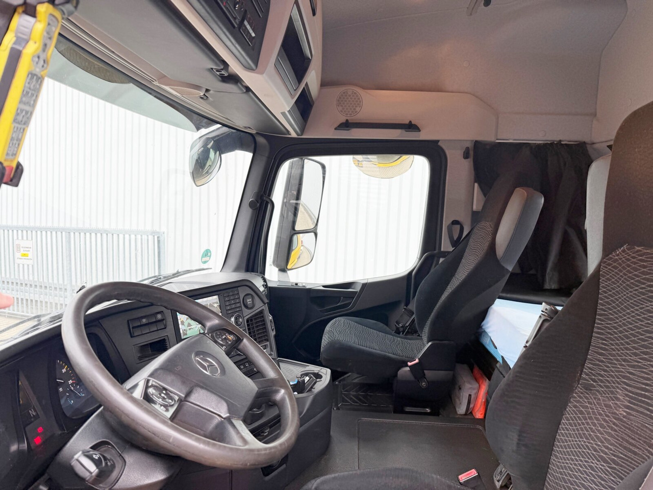 Mercedes-Benz Arocs 3245 LK 8x4/4 Arocs 3245 LK 8x4/4, Navi, Motorabtrieb, Meiller RK 30.67, Funk - Koukkulava kuorma-auto: kuva Mercedes-Benz Arocs 3245 LK 8x4/4 Arocs 3245 LK 8x4/4, Navi, Motorabtrieb, Meiller RK 30.67, Funk - Koukkulava kuorma-auto Mercedes-Benz Arocs 3245 LK 8x4/4 Arocs 3245 LK 8x4/4, Navi, Motorabtrieb, Meiller RK 30.67, Funk - Koukkulava kuorma-auto: kuva Mercedes-Benz Arocs 3245 LK 8x4/4 Arocs 3245 LK 8x4/4, Navi, Motorabtrieb, Meiller RK 30.67, Funk - Koukkulava kuorma-auto