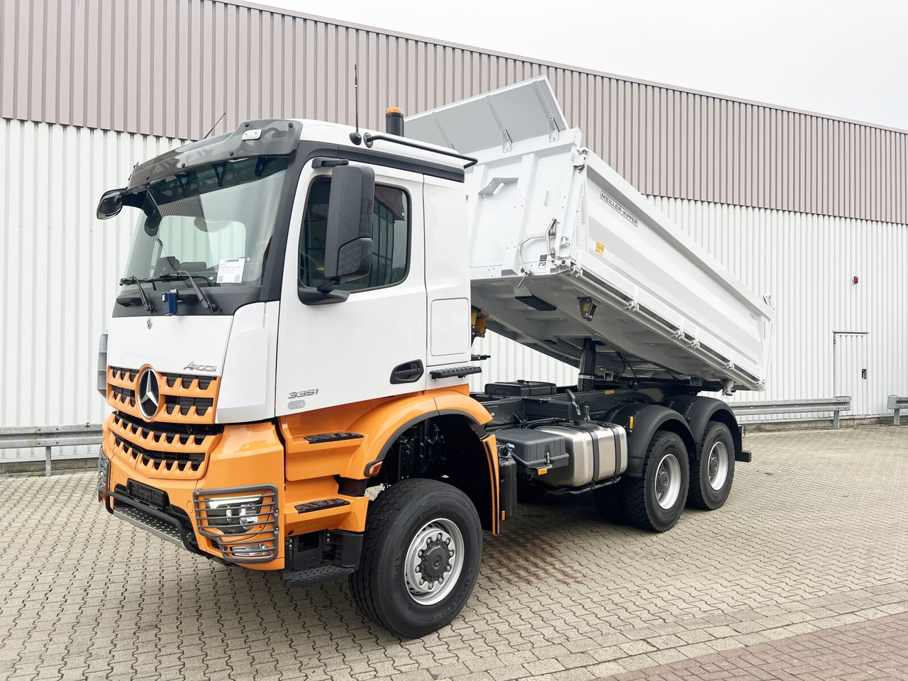 Mercedes-Benz Arocs 3351 AK 6x6 Arocs 3351 AK 6x6, Grounder - Kippiauto kuorma-auto: kuva Mercedes-Benz Arocs 3351 AK 6x6 Arocs 3351 AK 6x6, Grounder - Kippiauto kuorma-auto Mercedes-Benz Arocs 3351 AK 6x6 Arocs 3351 AK 6x6, Grounder - Kippiauto kuorma-auto: kuva Mercedes-Benz Arocs 3351 AK 6x6 Arocs 3351 AK 6x6, Grounder - Kippiauto kuorma-auto