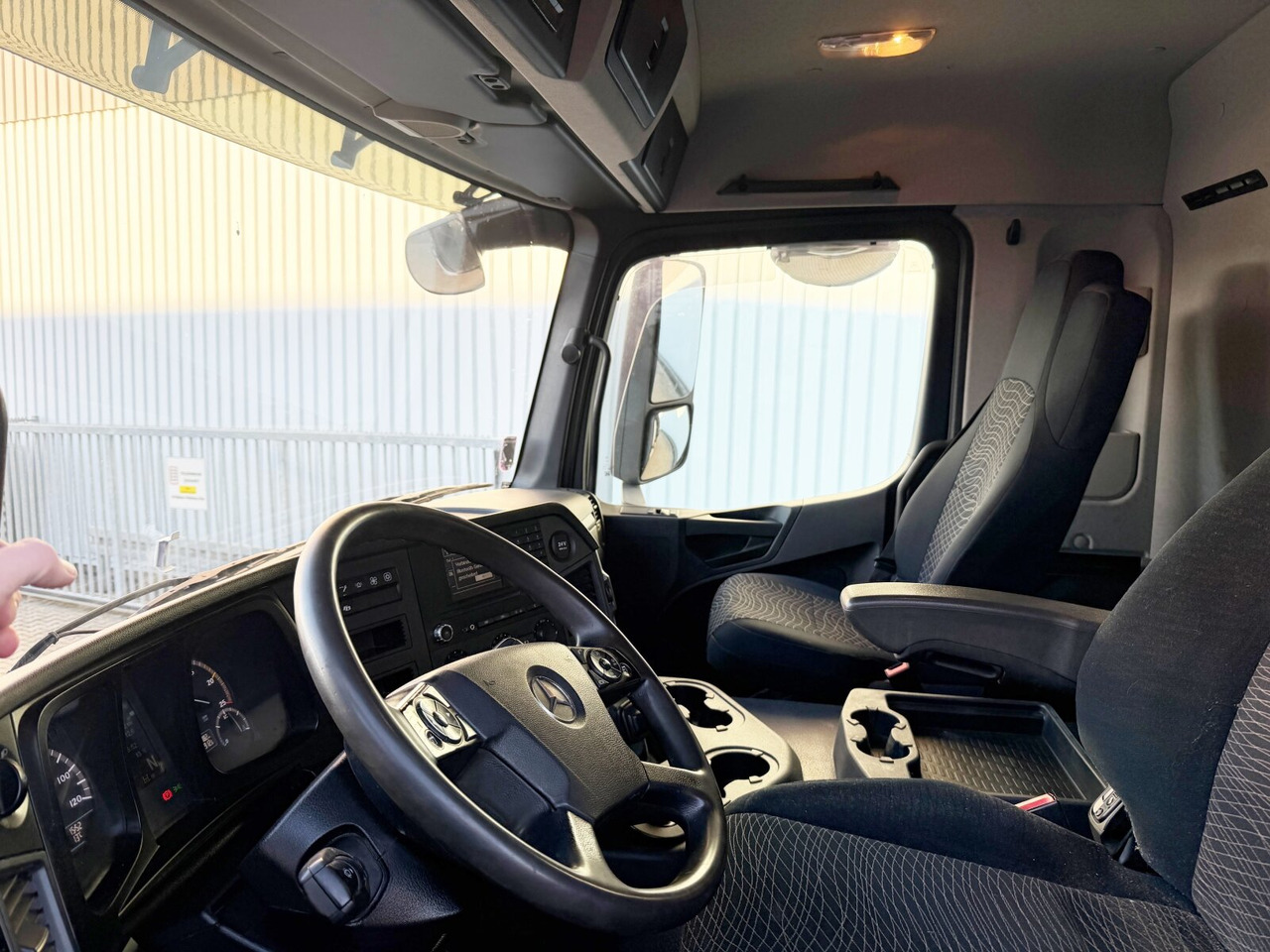 Mercedes-Benz Arocs 3351 AK 6x6 Arocs 3351 AK 6x6, Retarder, Grounder, Motorabtrieb, pneum. Heckklappenöffnung - Kippiauto kuorma-auto: kuva Mercedes-Benz Arocs 3351 AK 6x6 Arocs 3351 AK 6x6, Retarder, Grounder, Motorabtrieb, pneum. Heckklappenöffnung - Kippiauto kuorma-auto Mercedes-Benz Arocs 3351 AK 6x6 Arocs 3351 AK 6x6, Retarder, Grounder, Motorabtrieb, pneum. Heckklappenöffnung - Kippiauto kuorma-auto: kuva Mercedes-Benz Arocs 3351 AK 6x6 Arocs 3351 AK 6x6, Retarder, Grounder, Motorabtrieb, pneum. Heckklappenöffnung - Kippiauto kuorma-auto