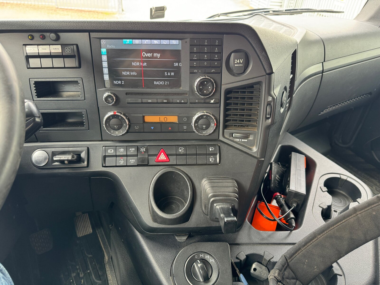 Leasing Mercedes-Benz Arocs 3351 AK 6x6 Arocs 3351 AK 6x6, Retarder, Navi, Grounder Mercedes-Benz Arocs 3351 AK 6x6 Arocs 3351 AK 6x6, Retarder, Navi, Grounder: kuva Leasing Mercedes-Benz Arocs 3351 AK 6x6 Arocs 3351 AK 6x6, Retarder, Navi, Grounder Mercedes-Benz Arocs 3351 AK 6x6 Arocs 3351 AK 6x6, Retarder, Navi, Grounder