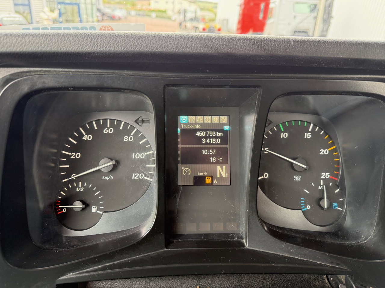 Mercedes-Benz Arocs 3363 K 6x4 Arocs 3363 K 6x4, Grounder, Turbo-Retarder-Kupplung, Bordmatik - Kippiauto kuorma-auto: kuva Mercedes-Benz Arocs 3363 K 6x4 Arocs 3363 K 6x4, Grounder, Turbo-Retarder-Kupplung, Bordmatik - Kippiauto kuorma-auto Mercedes-Benz Arocs 3363 K 6x4 Arocs 3363 K 6x4, Grounder, Turbo-Retarder-Kupplung, Bordmatik - Kippiauto kuorma-auto: kuva Mercedes-Benz Arocs 3363 K 6x4 Arocs 3363 K 6x4, Grounder, Turbo-Retarder-Kupplung, Bordmatik - Kippiauto kuorma-auto