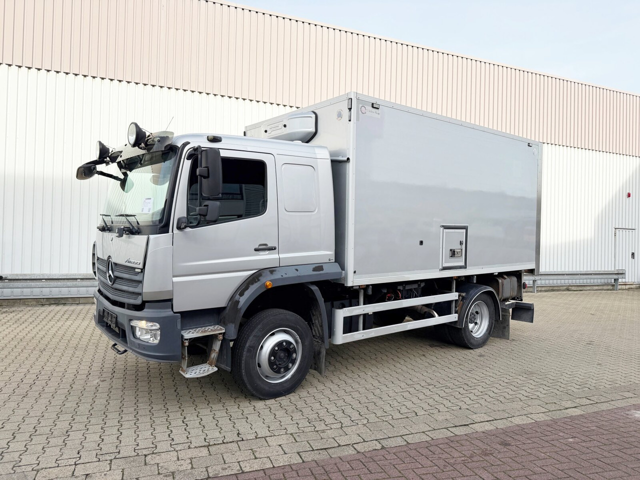 Mercedes-Benz Atego 1330 4x4 Atego 1330 4x4, Iso-Koffer mit Heizung, LBW - Umpikori kuorma-auto: kuva Mercedes-Benz Atego 1330 4x4 Atego 1330 4x4, Iso-Koffer mit Heizung, LBW - Umpikori kuorma-auto Mercedes-Benz Atego 1330 4x4 Atego 1330 4x4, Iso-Koffer mit Heizung, LBW - Umpikori kuorma-auto: kuva Mercedes-Benz Atego 1330 4x4 Atego 1330 4x4, Iso-Koffer mit Heizung, LBW - Umpikori kuorma-auto