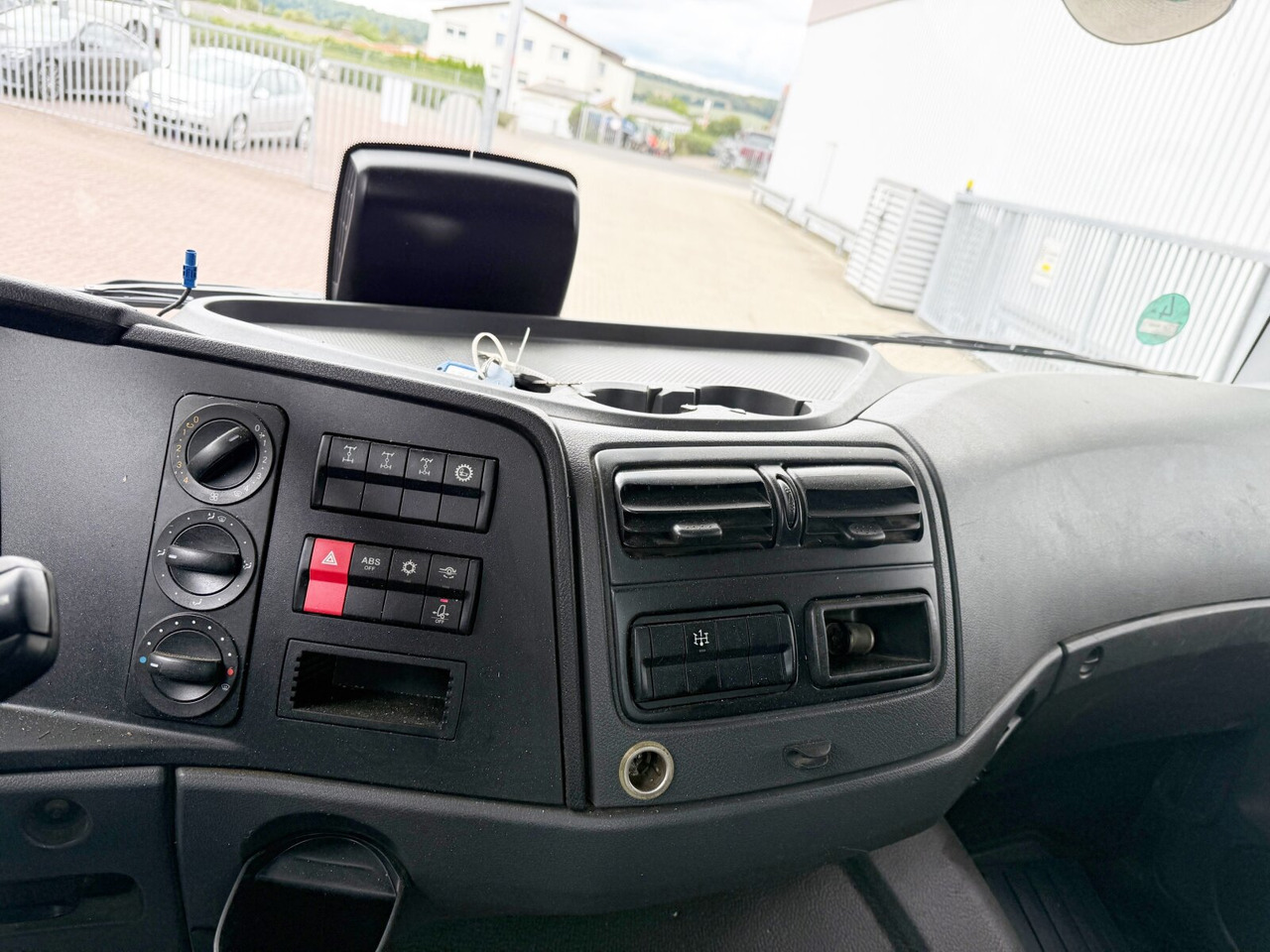 Mercedes-Benz Atego 1530 AK 4x4 Atego 1530 AK 4x4 - Kippiauto kuorma-auto: kuva Mercedes-Benz Atego 1530 AK 4x4 Atego 1530 AK 4x4 - Kippiauto kuorma-auto Mercedes-Benz Atego 1530 AK 4x4 Atego 1530 AK 4x4 - Kippiauto kuorma-auto: kuva Mercedes-Benz Atego 1530 AK 4x4 Atego 1530 AK 4x4 - Kippiauto kuorma-auto