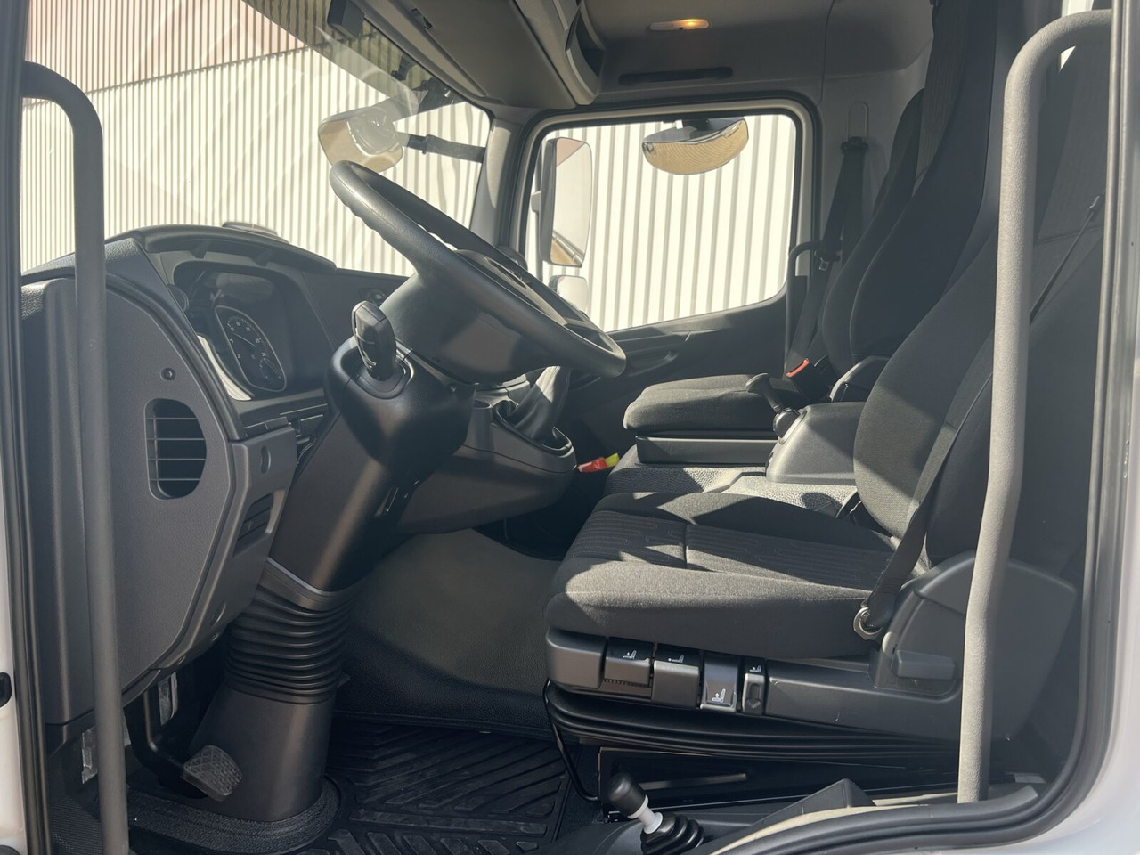 Mercedes-Benz Atego 818 K 4x2 Atego 818 K 4x2, 2x AHK, Meiller-Kipper, mehrfach Vorhanden! - Kippiauto kuorma-auto: kuva Mercedes-Benz Atego 818 K 4x2 Atego 818 K 4x2, 2x AHK, Meiller-Kipper, mehrfach Vorhanden! - Kippiauto kuorma-auto Mercedes-Benz Atego 818 K 4x2 Atego 818 K 4x2, 2x AHK, Meiller-Kipper, mehrfach Vorhanden! - Kippiauto kuorma-auto: kuva Mercedes-Benz Atego 818 K 4x2 Atego 818 K 4x2, 2x AHK, Meiller-Kipper, mehrfach Vorhanden! - Kippiauto kuorma-auto