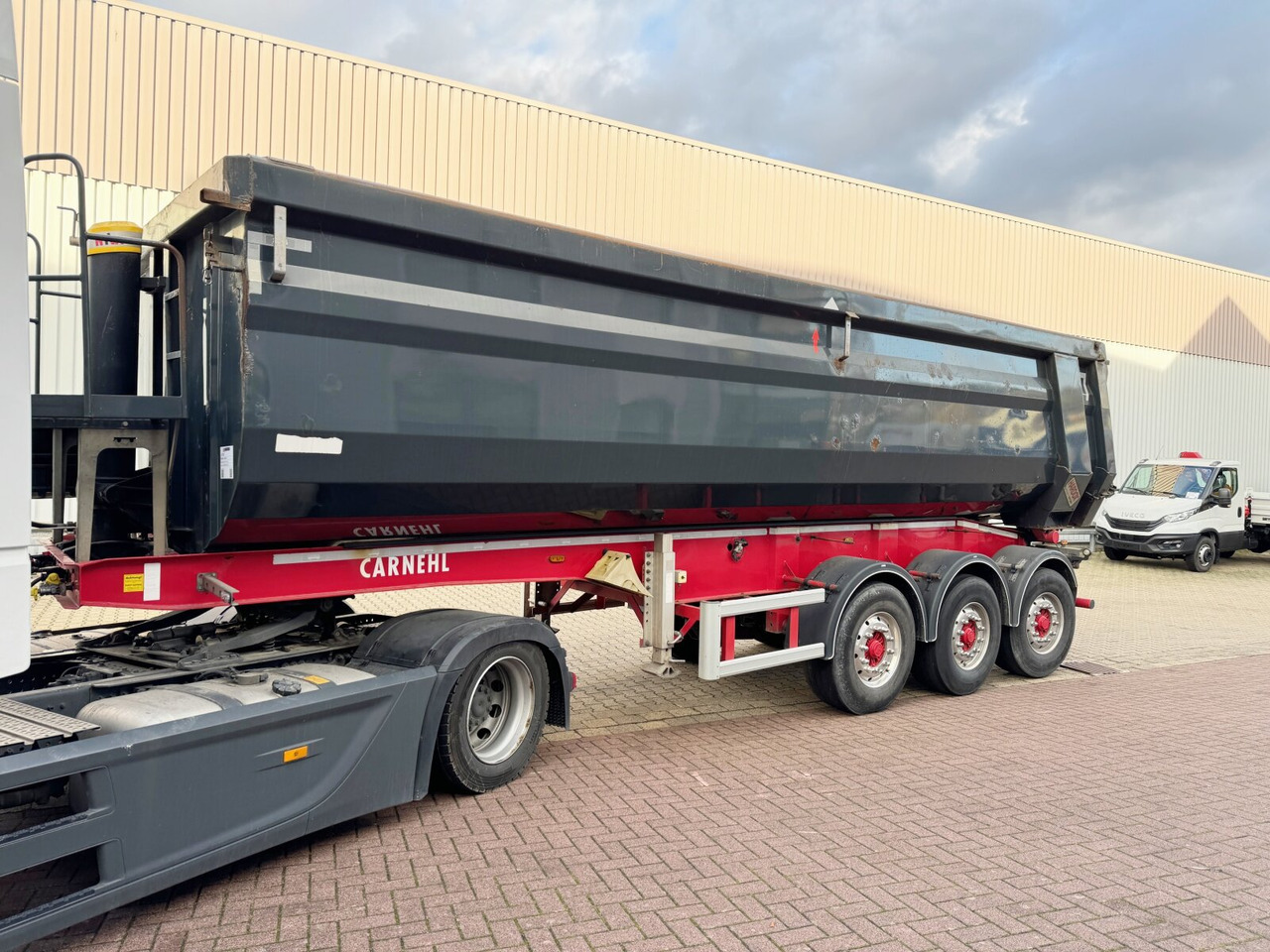 Carnehl CHKS/HH CHKS/HH, Stahlmulde ca. 34m³, Liftachse, Nachlauflenkachse - Puoliperävaunu: kuva Carnehl CHKS/HH CHKS/HH, Stahlmulde ca. 34m³, Liftachse, Nachlauflenkachse - Puoliperävaunu Carnehl CHKS/HH CHKS/HH, Stahlmulde ca. 34m³, Liftachse, Nachlauflenkachse - Puoliperävaunu: kuva Carnehl CHKS/HH CHKS/HH, Stahlmulde ca. 34m³, Liftachse, Nachlauflenkachse - Puoliperävaunu