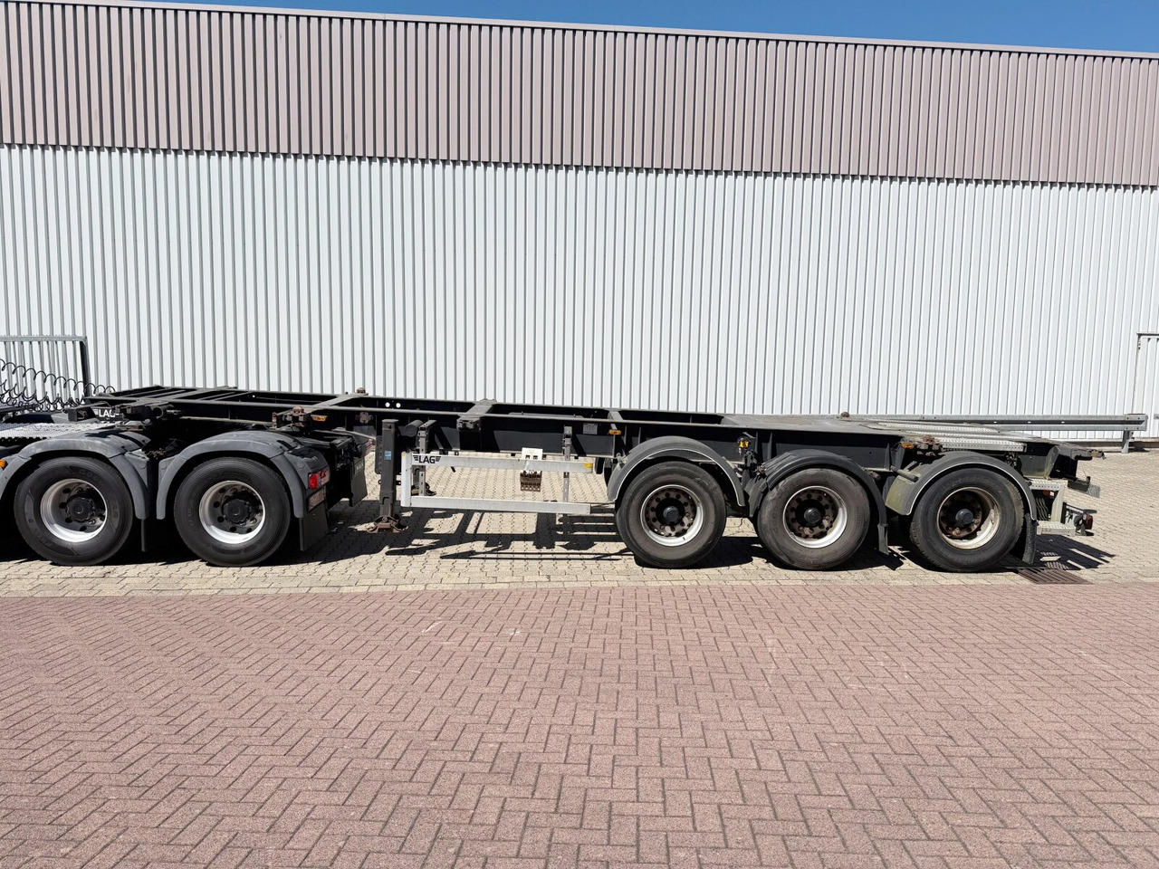 Lag 0-3-39 CD Containerchassis 0-3-39 CD Containerchassis, 20ft und 30ft, ADR - Puoliperävaunu: kuva Lag 0-3-39 CD Containerchassis 0-3-39 CD Containerchassis, 20ft und 30ft, ADR - Puoliperävaunu Lag 0-3-39 CD Containerchassis 0-3-39 CD Containerchassis, 20ft und 30ft, ADR - Puoliperävaunu: kuva Lag 0-3-39 CD Containerchassis 0-3-39 CD Containerchassis, 20ft und 30ft, ADR - Puoliperävaunu