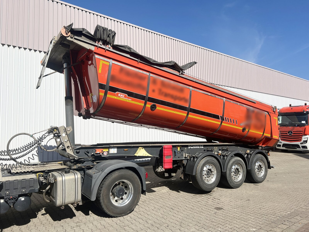 Schmitz Cargobull SKI 24 SL 7.2 SKI 24 SL 7.2, Thermo-Stahlmulde ca. 24m³, Liftachse, E-Verdeck - Puoliperävaunu: kuva Schmitz Cargobull SKI 24 SL 7.2 SKI 24 SL 7.2, Thermo-Stahlmulde ca. 24m³, Liftachse, E-Verdeck - Puoliperävaunu Schmitz Cargobull SKI 24 SL 7.2 SKI 24 SL 7.2, Thermo-Stahlmulde ca. 24m³, Liftachse, E-Verdeck - Puoliperävaunu: kuva Schmitz Cargobull SKI 24 SL 7.2 SKI 24 SL 7.2, Thermo-Stahlmulde ca. 24m³, Liftachse, E-Verdeck - Puoliperävaunu