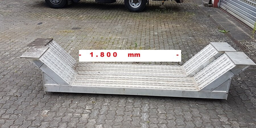 Radmulden VFR-SO - Lastausramppi: kuva  Radmulden VFR-SO - Lastausramppi Radmulden VFR-SO - Lastausramppi: kuva  Radmulden VFR-SO - Lastausramppi