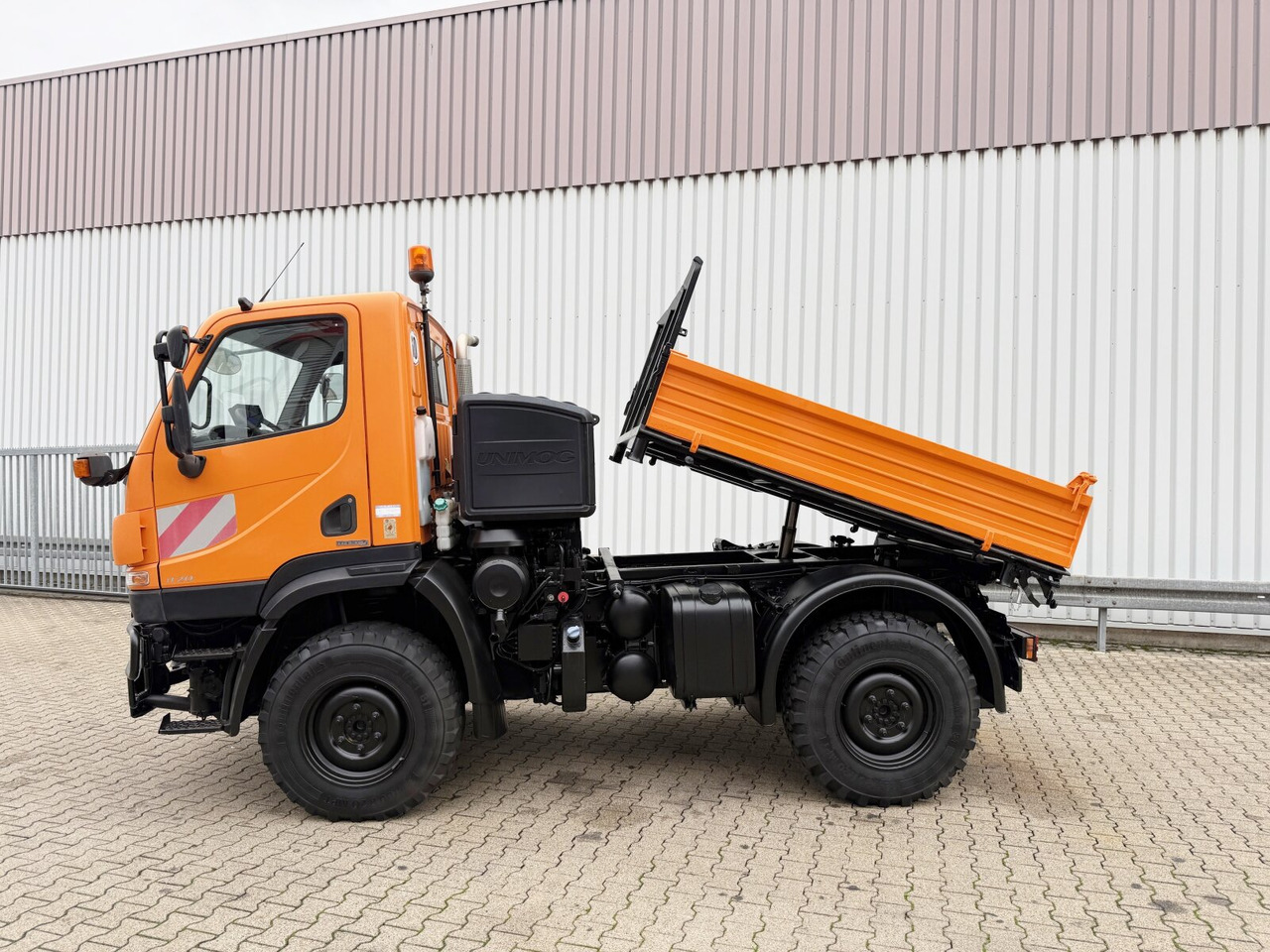 Unimog U 20 4x4 U 20 4x4, Kipper, Zapfwelle, Winterdienstausstattung, 2x AHK - Tavara-auto: kuva Unimog U 20 4x4 U 20 4x4, Kipper, Zapfwelle, Winterdienstausstattung, 2x AHK - Tavara-auto Unimog U 20 4x4 U 20 4x4, Kipper, Zapfwelle, Winterdienstausstattung, 2x AHK - Tavara-auto: kuva Unimog U 20 4x4 U 20 4x4, Kipper, Zapfwelle, Winterdienstausstattung, 2x AHK - Tavara-auto