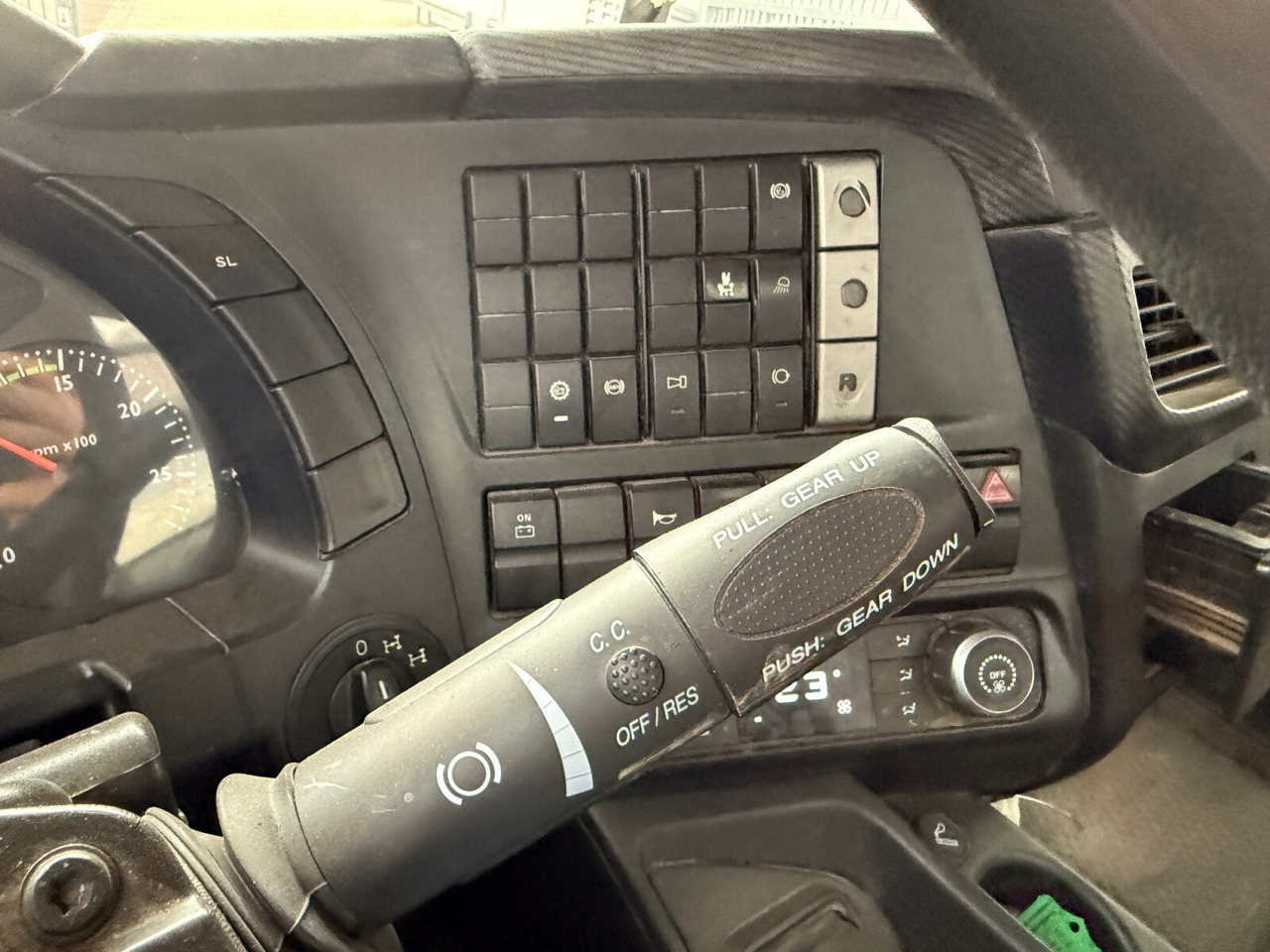 Trakker AD260T45 6x4 Trakker AD260T45 6x4, Bordmatik - Kippiauto kuorma-auto: kuva Trakker AD260T45 6x4 Trakker AD260T45 6x4, Bordmatik - Kippiauto kuorma-auto Trakker AD260T45 6x4 Trakker AD260T45 6x4, Bordmatik - Kippiauto kuorma-auto: kuva Trakker AD260T45 6x4 Trakker AD260T45 6x4, Bordmatik - Kippiauto kuorma-auto